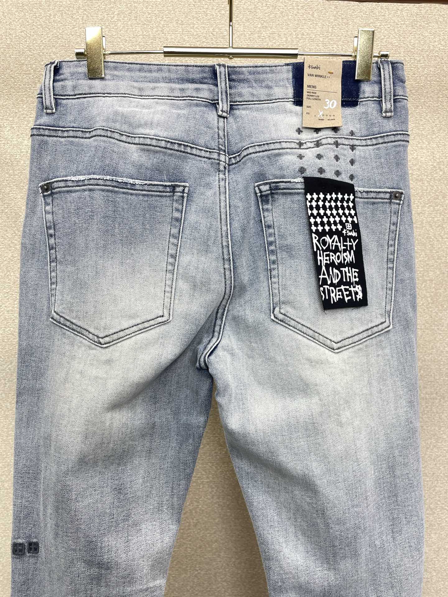。KSUBI💥独家专供新款 牛仔裤👖高端版本！专柜定制面料 烫钻设计 透气舒适度高，细节无可挑剔，品牌元