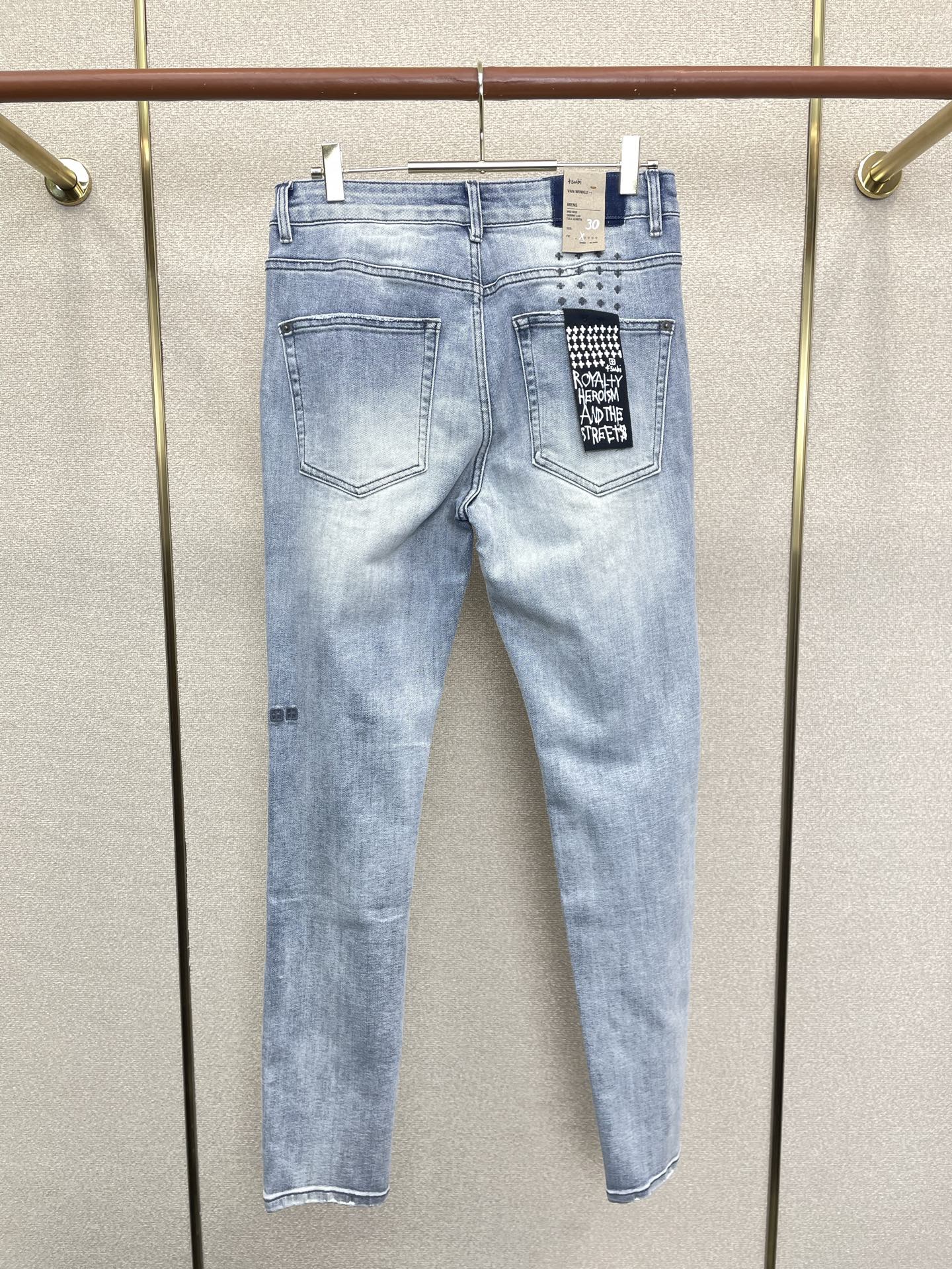 。KSUBI💥独家专供新款 牛仔裤👖高端版本！专柜定制面料 烫钻设计 透气舒适度高，细节无可挑剔，品牌元