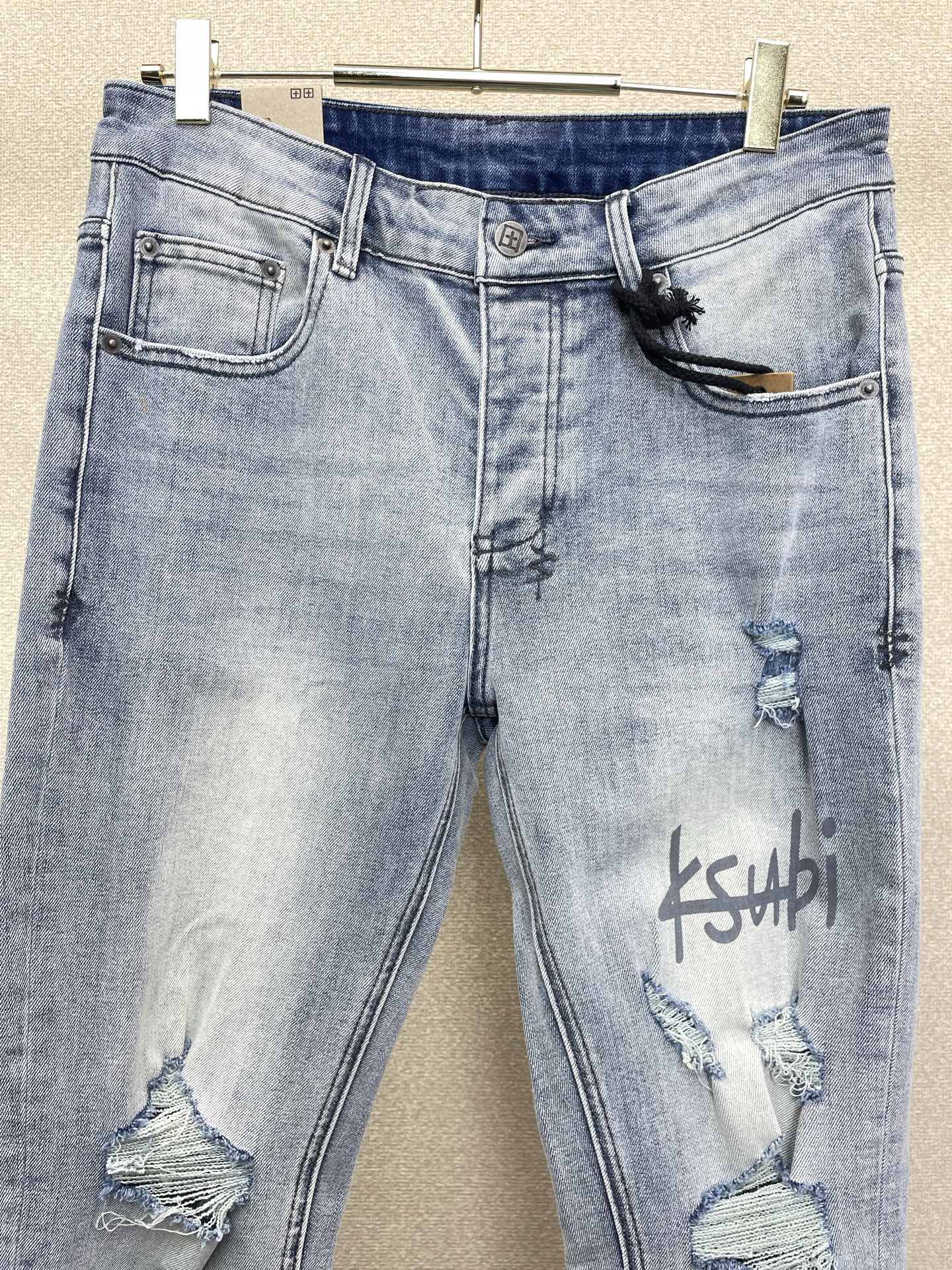 。KSUBI💥独家专供新款 牛仔裤👖高端版本！专柜定制面料 烫钻设计 透气舒适度高，细节无可挑剔，品牌元