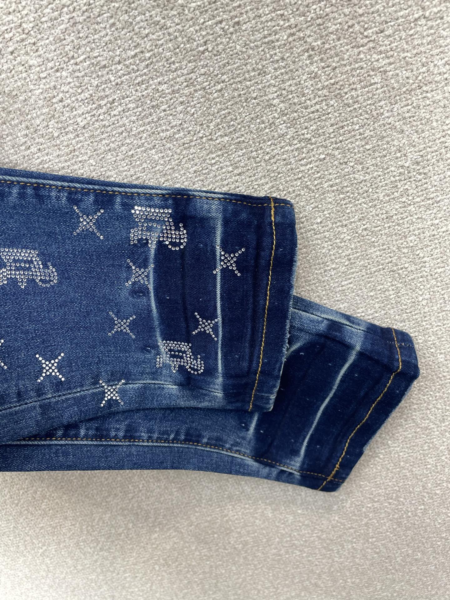 。PURPLE BRAND💥独家专供新款 牛仔裤👖高端版本！专柜定制面料 烫钻设计 透气舒适度高，细节无