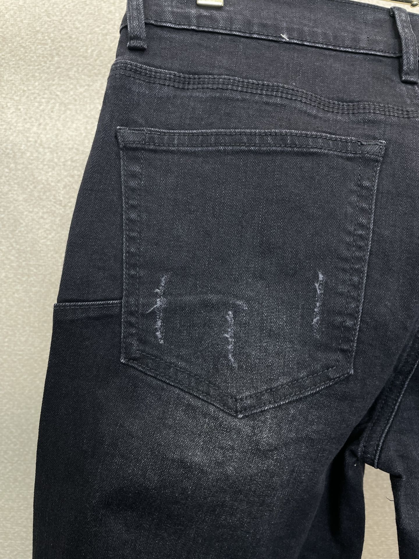 。PURPLE BRAND💥砸锅卖铁都要上的新款新款 牛仔裤👖高端版本！专柜定制面料 烫钻设计 透气舒适