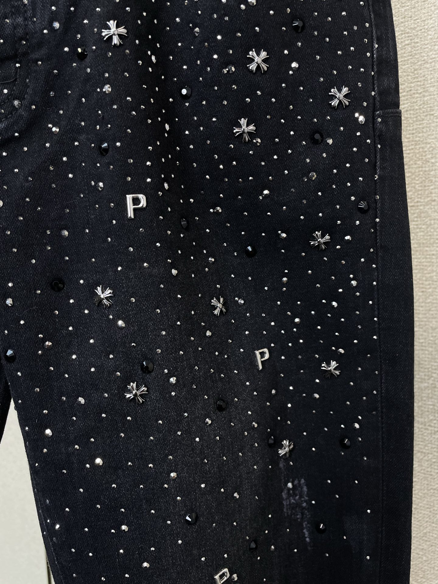 。PURPLE BRAND💥砸锅卖铁都要上的新款新款 牛仔裤👖高端版本！专柜定制面料 烫钻设计 透气舒适