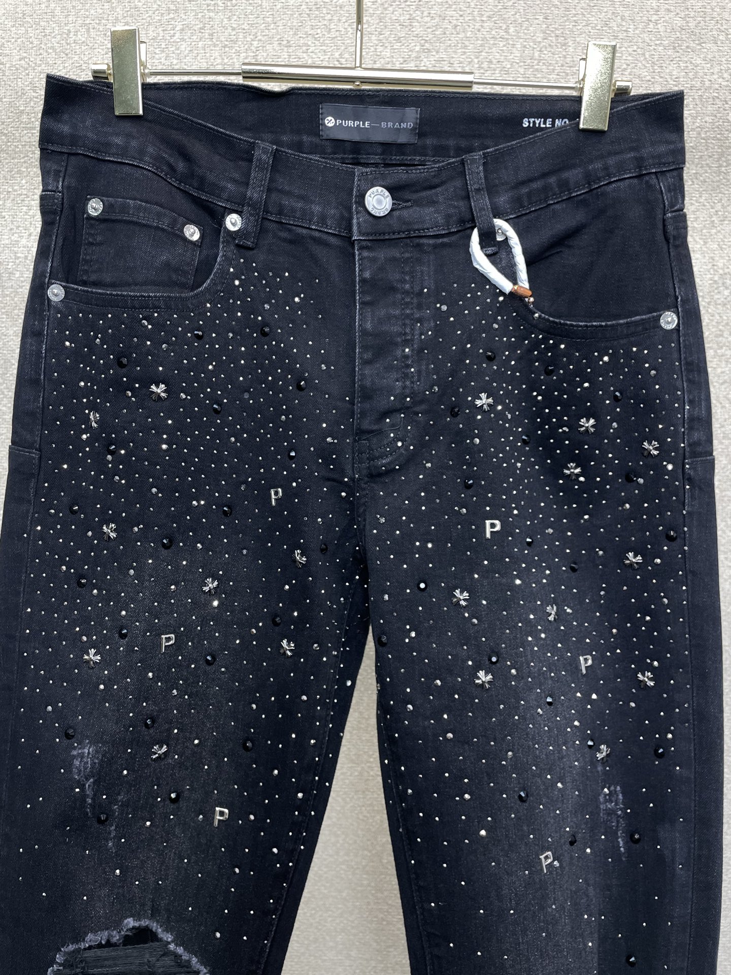 。PURPLE BRAND💥砸锅卖铁都要上的新款新款 牛仔裤👖高端版本！专柜定制面料 烫钻设计 透气舒适