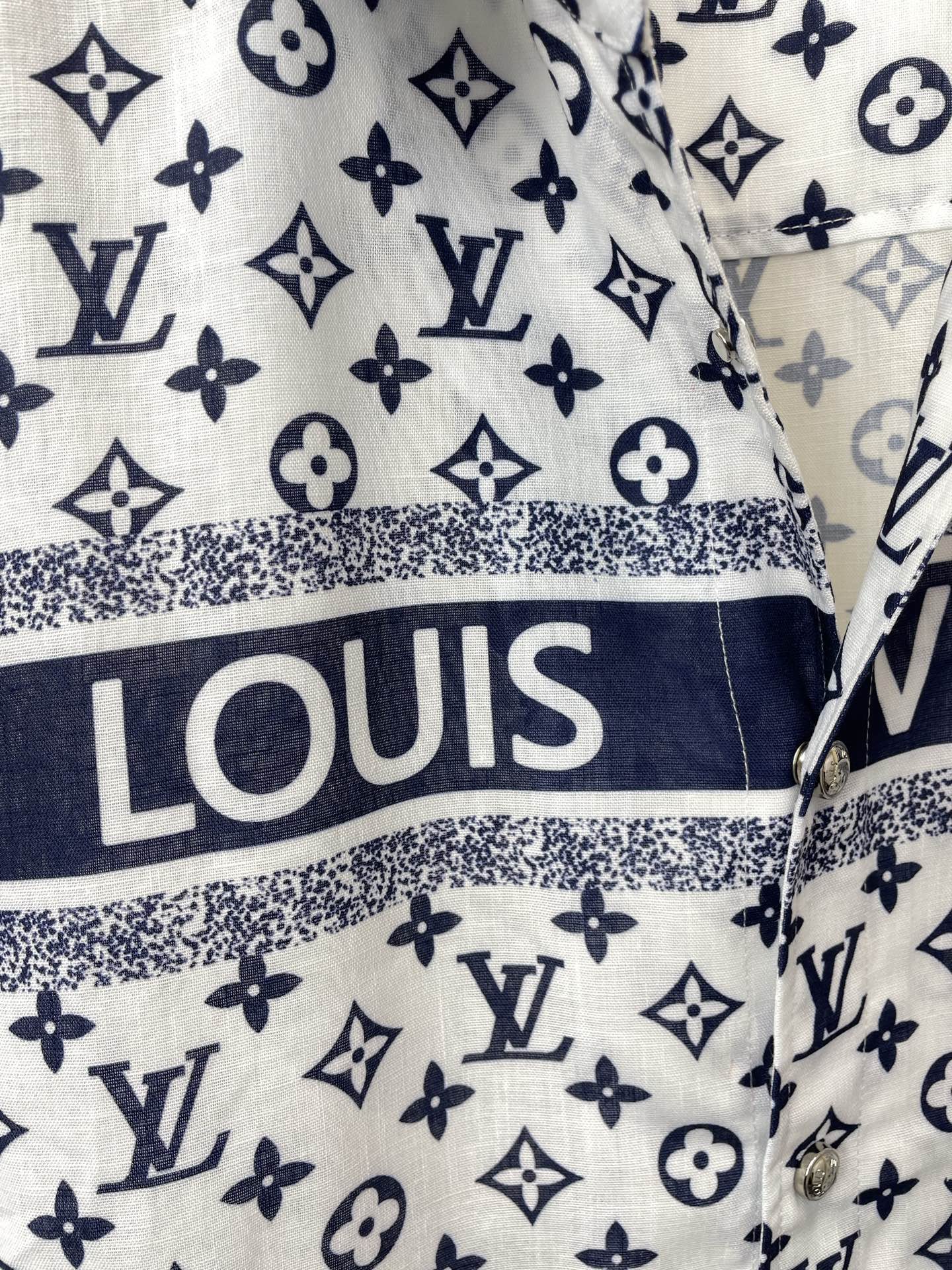 /套。Louis Vuitton路易威登💥砸锅卖铁都要上的新款新款专柜同款套装，高级感满满！细节精致高档