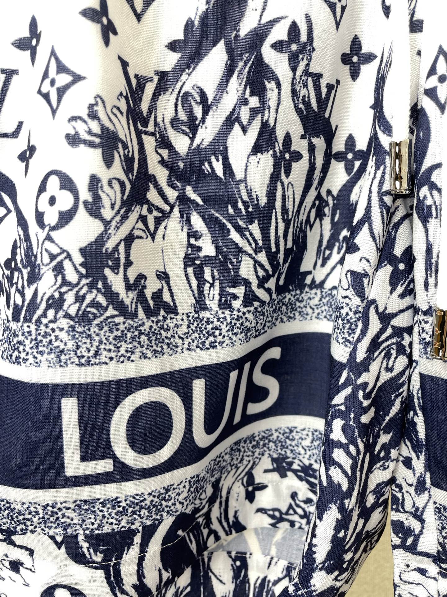 /套。Louis Vuitton路易威登💥砸锅卖铁都要上的新款新款专柜同款套装，高级感满满！细节精致高档