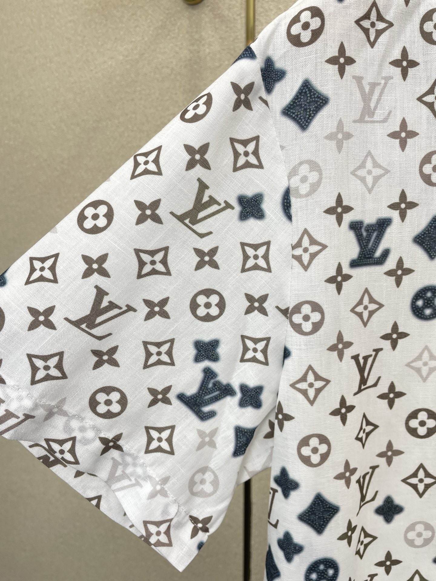 /套。Louis Vuitton路易威登💥砸锅卖铁都要上的新款新款专柜同款套装，高级感满满！细节精致高档