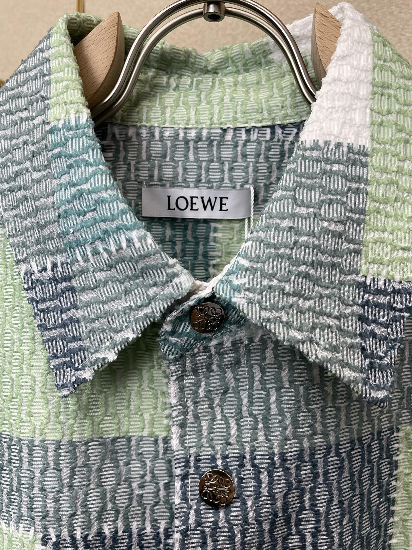 /套。LOEWE罗意威💥砸锅卖铁都要上的新款新款专柜同款套装，高级感满满！细节精致高档，做工无可挑剔！进