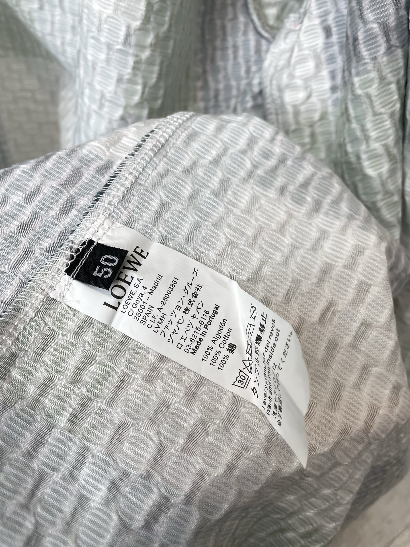 /套。LOEWE罗意威💥砸锅卖铁都要上的新款新款专柜同款套装，高级感满满！细节精致高档，做工无可挑剔！进