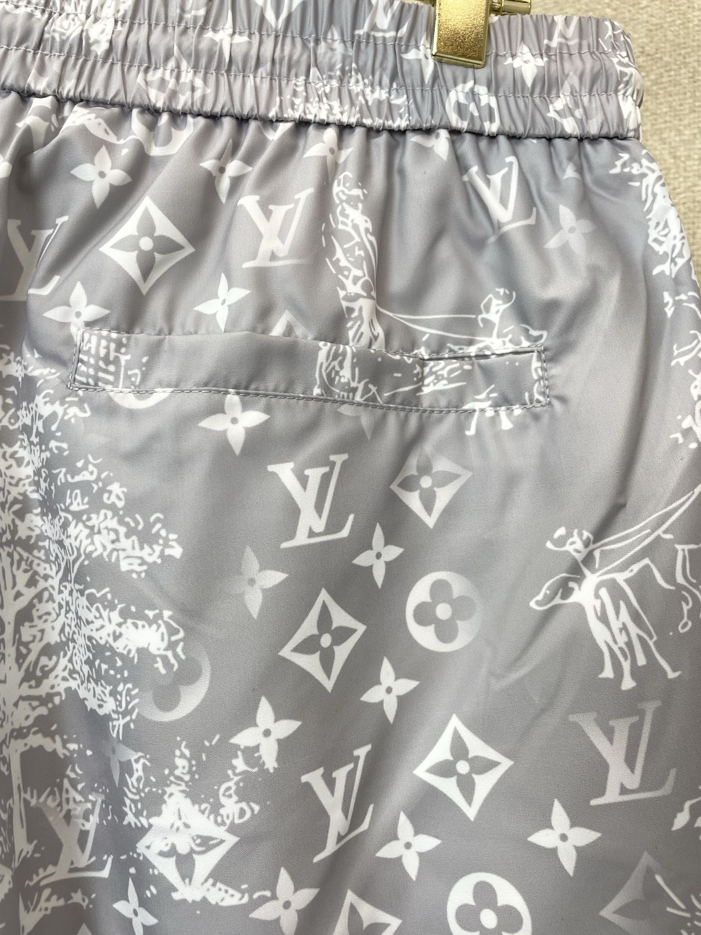 /套。Louis Vuitton路易威登💥砸锅卖铁都要上的新款新款专柜同款套装，高级感满满！细节精致高档