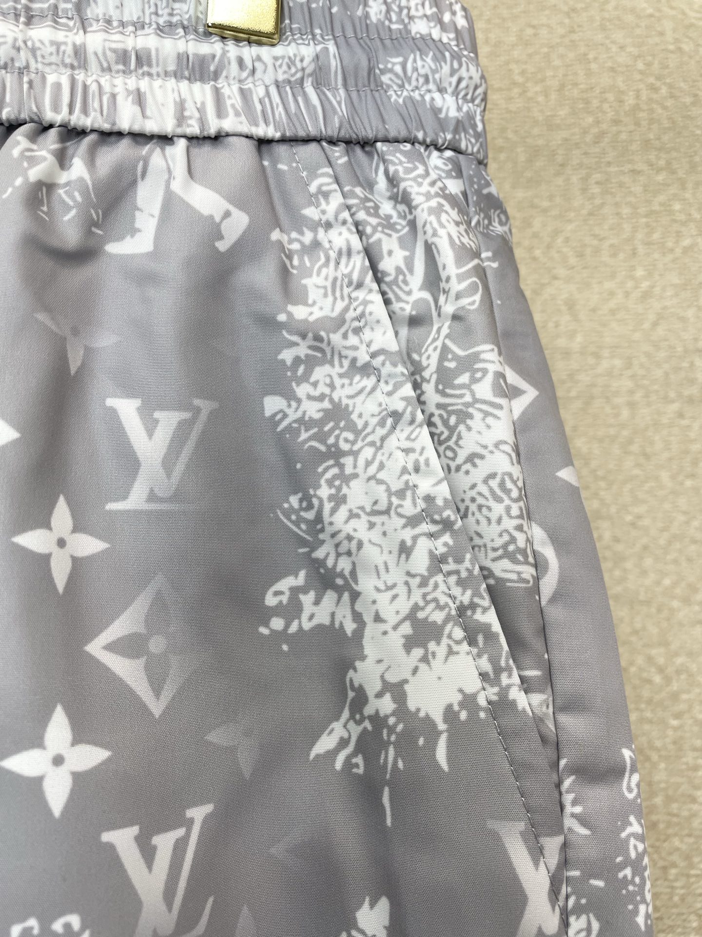 /套。Louis Vuitton路易威登💥砸锅卖铁都要上的新款新款专柜同款套装，高级感满满！细节精致高档