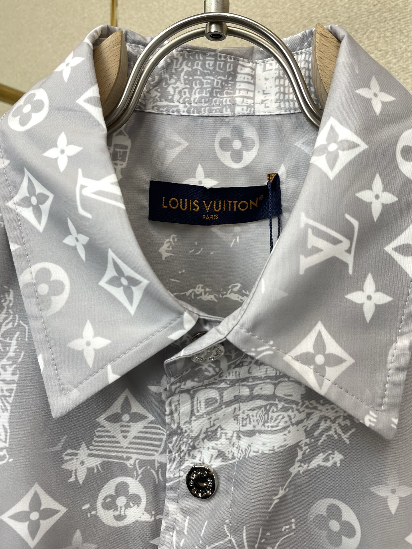 /套。Louis Vuitton路易威登💥砸锅卖铁都要上的新款新款专柜同款套装，高级感满满！细节精致高档
