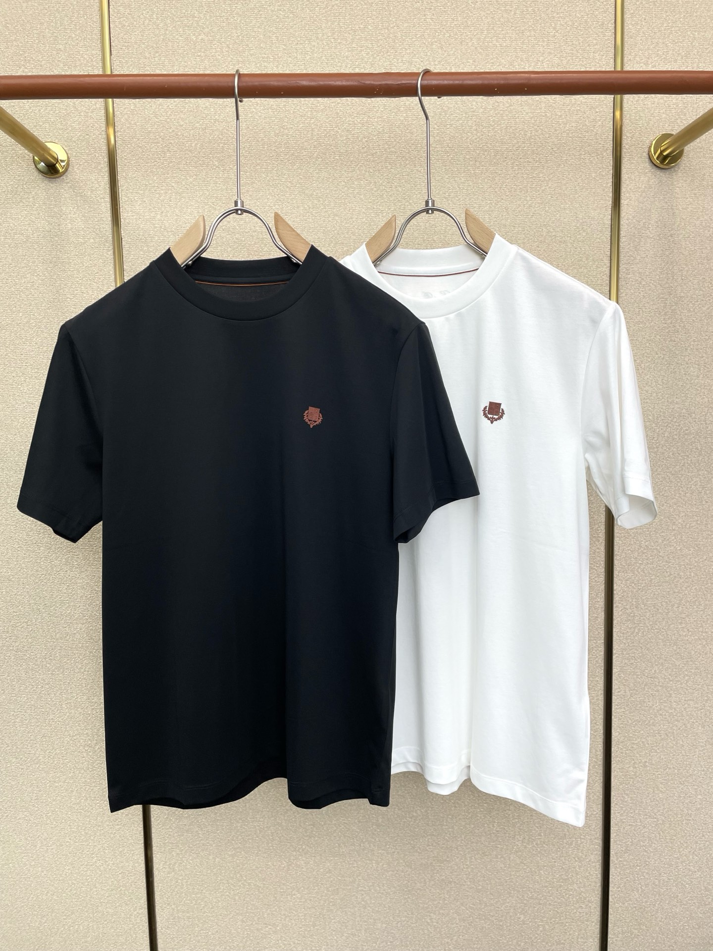 。Loro Piana-LORO PIANA诺悠翩雅💥砸锅卖铁都要上的新款新款原单男士休闲短袖 高端定制