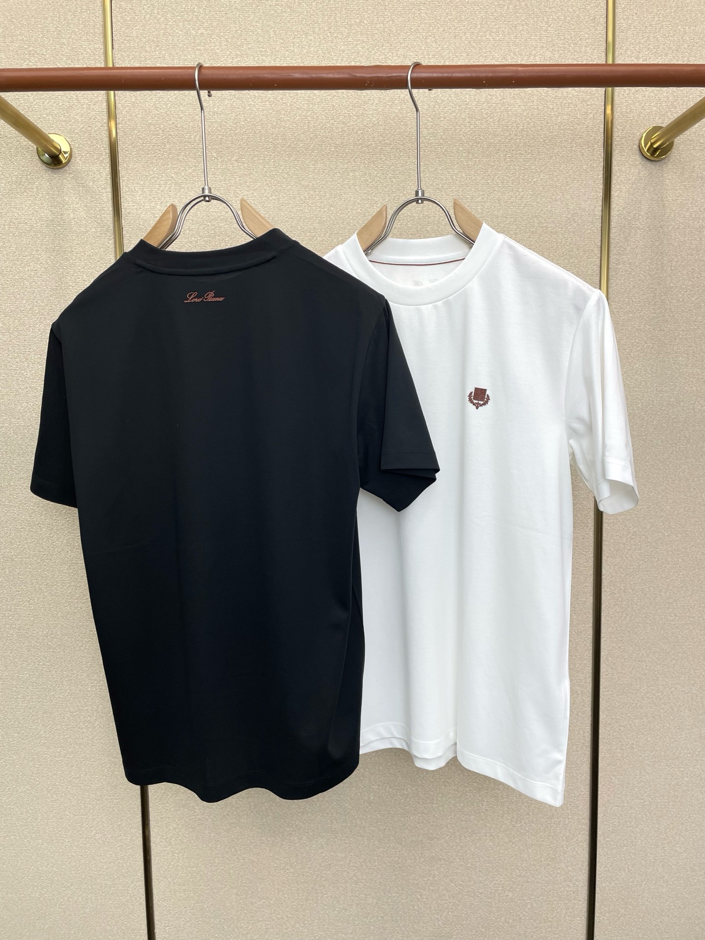 。Loro Piana-LORO PIANA诺悠翩雅💥砸锅卖铁都要上的新款新款原单男士休闲短袖 高端定制