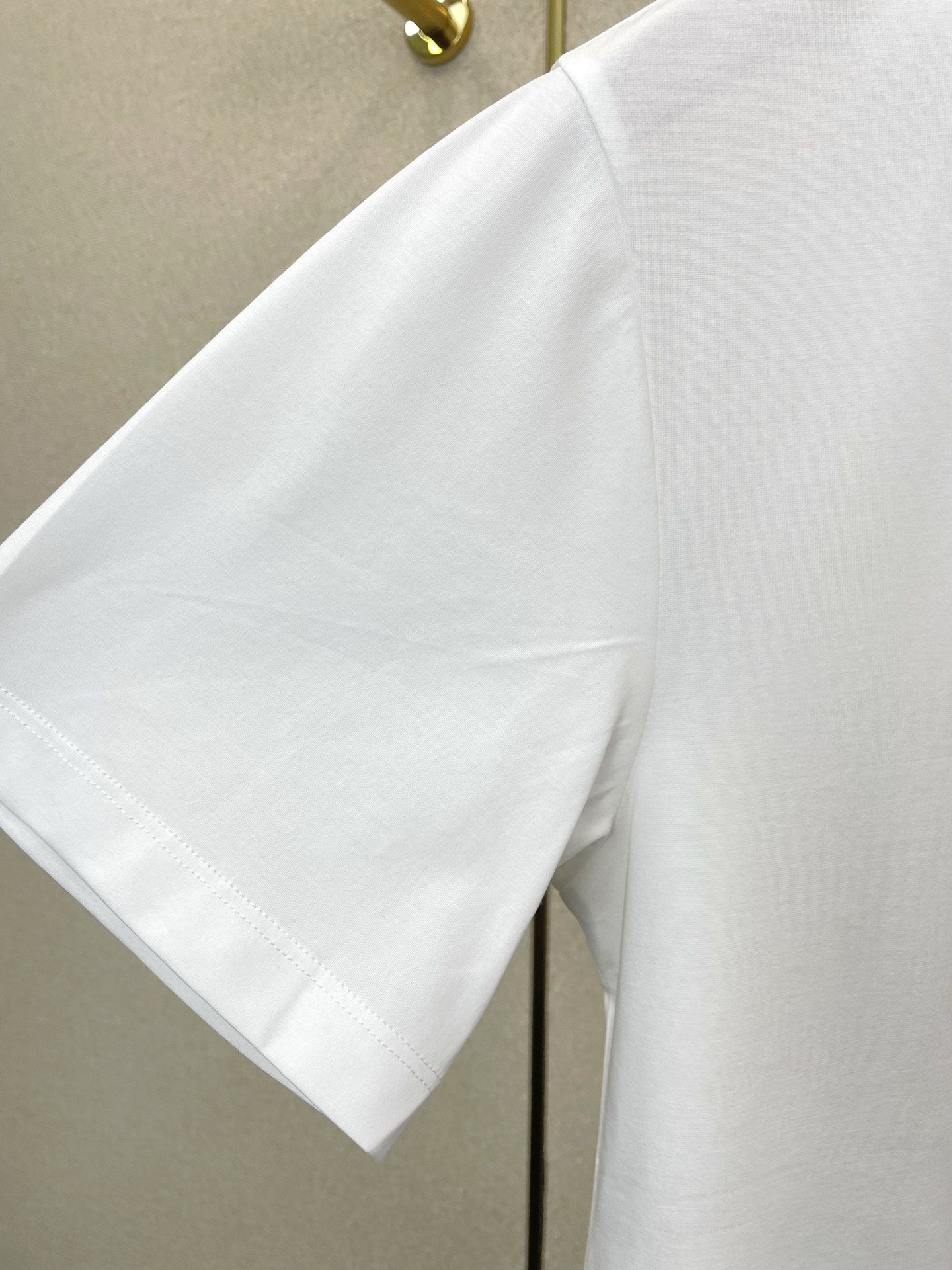 。Loro Piana-LORO PIANA诺悠翩雅💥砸锅卖铁都要上的新款新款原单男士休闲短袖 高端定制