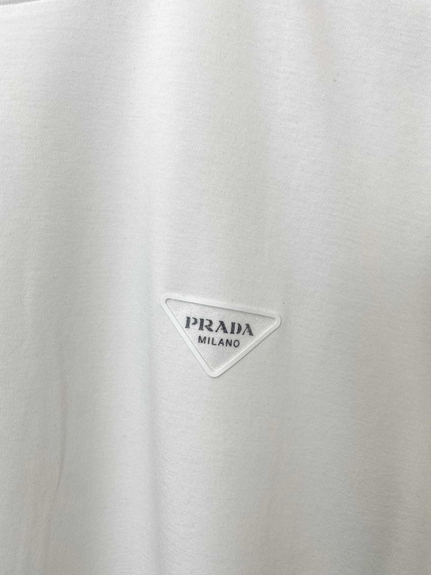 。Prada普拉达💥砸锅卖铁都要上的新款新款原单男士休闲短袖 高端定制 高端版本 时尚百搭爆款⚠️⚠️✨
