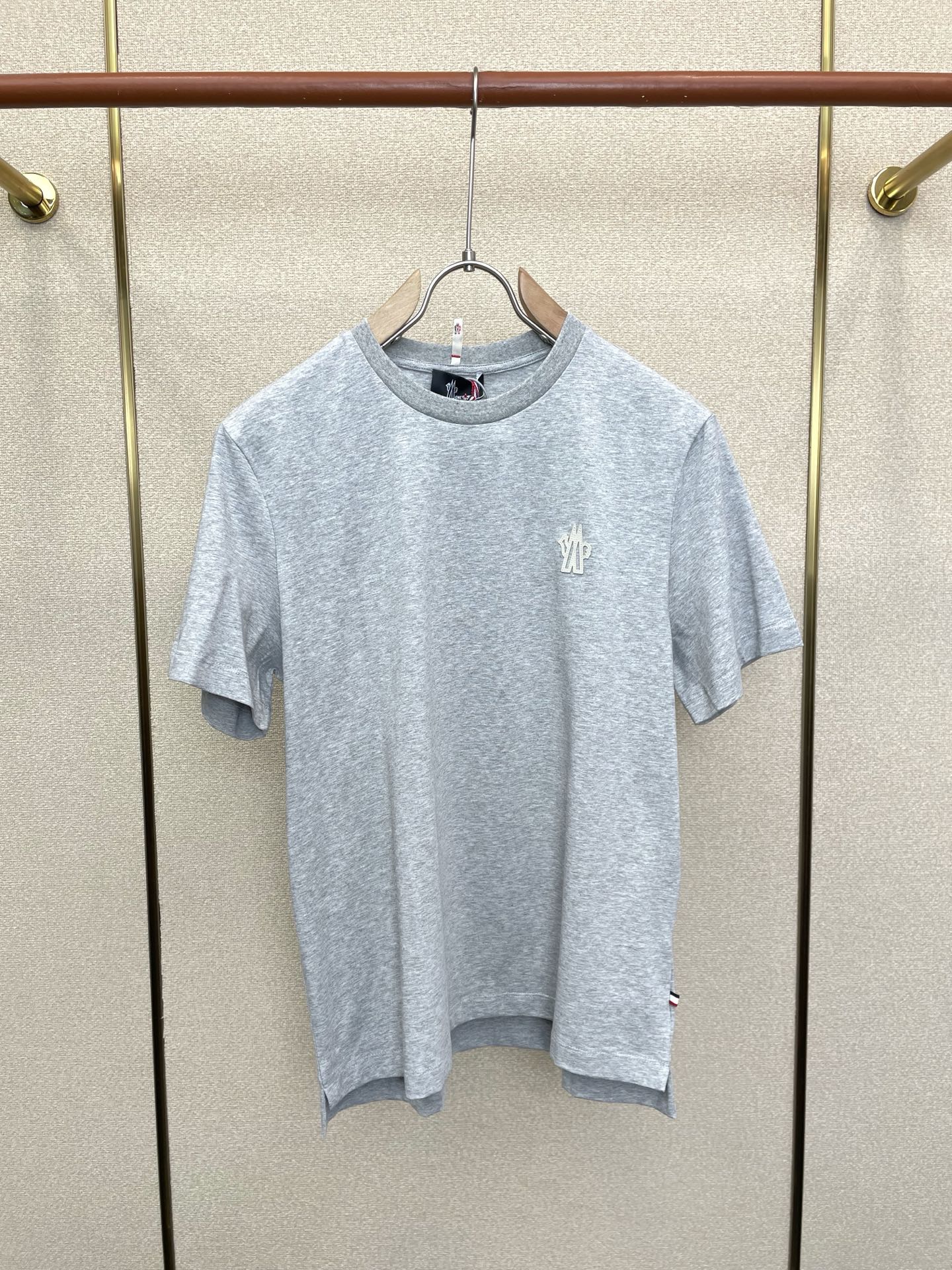 。Moncler蒙口💥砸锅卖铁都要上的新款新款原单男士休闲短袖 高端定制 高端版本 时尚百搭爆款⚠️⚠️