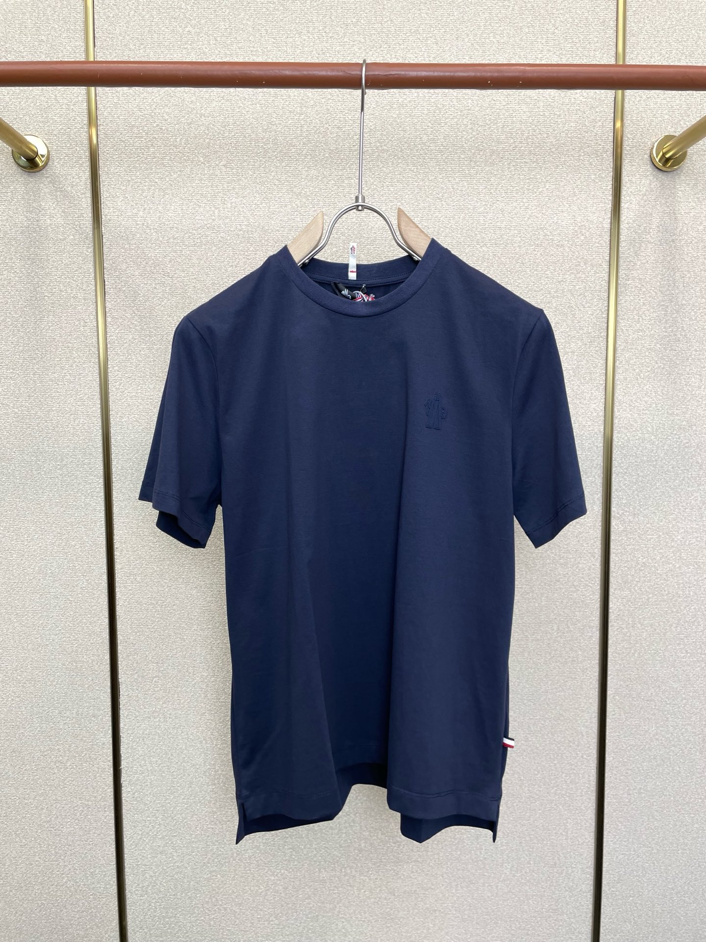 。Moncler蒙口💥砸锅卖铁都要上的新款新款原单男士休闲短袖 高端定制 高端版本 时尚百搭爆款⚠️⚠️