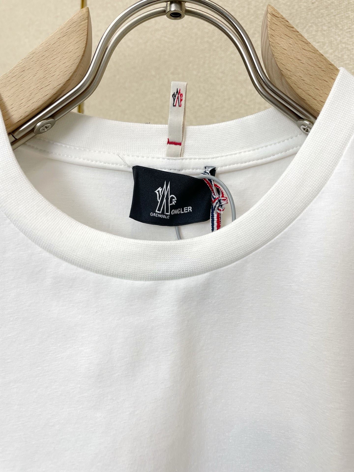 。Moncler蒙口💥砸锅卖铁都要上的新款新款原单男士休闲短袖 高端定制 高端版本 时尚百搭爆款⚠️⚠️