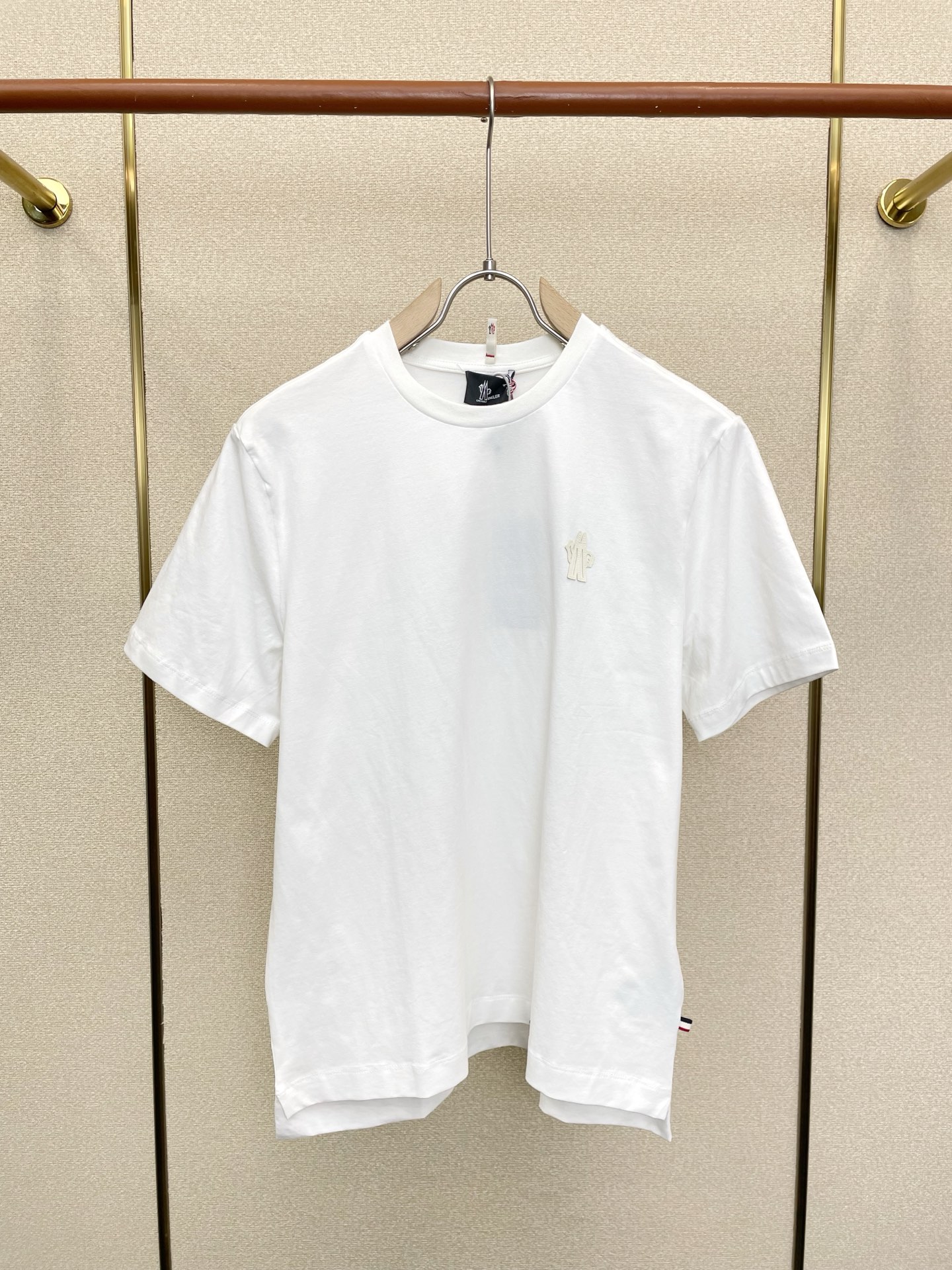 。Moncler蒙口💥砸锅卖铁都要上的新款新款原单男士休闲短袖 高端定制 高端版本 时尚百搭爆款⚠️⚠️