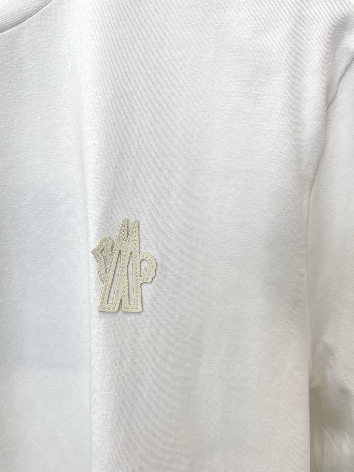 。Moncler蒙口💥砸锅卖铁都要上的新款新款原单男士休闲短袖 高端定制 高端版本 时尚百搭爆款⚠️⚠️
