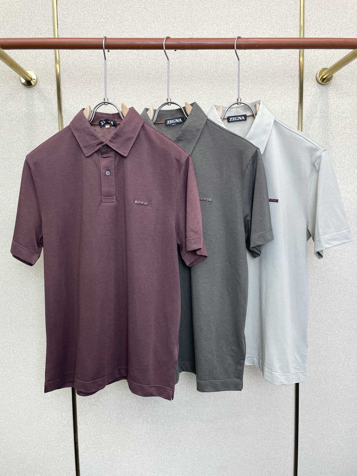 NO:915784,.ZEGNA is a must-have new model of original men's casual short-sleeves. High-end customization. High version. Fashionable and versatile imported fabrics. Super soft and delicate feel. Skin-friendly and comfortable to wear. High-end boutique. The upper body is finely made by the factory. It is a must-have item for men. Three complete standards. Size M-4XL, zegna, T-shirt,19860909.ZEGNA杰尼亚砸锅卖铁都要上的新款新款原单男士休闲短袖 高端定制 高版本 时尚百搭爆款进口面料 手感超柔软细腻 穿着亲肤舒适 高端精品 代工厂精细做上身非常赞 男士必备单品 三标齐全 码数M-4XL,,zegna,T-shirt,,Men's clothing