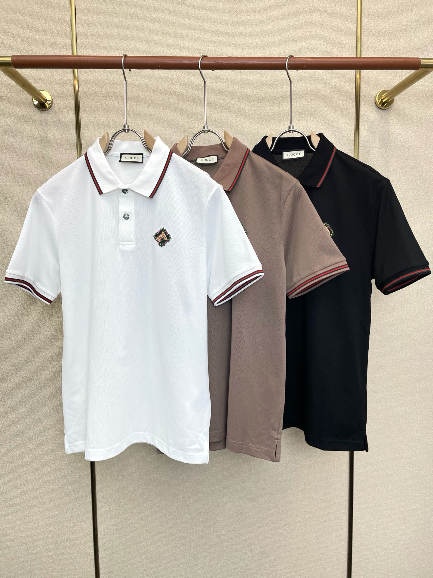 。Gucci古驰💥砸锅卖铁都要上的新款新款原单男士休闲短袖 高端定制 高版本 时尚百搭爆款⚠️⚠️✨✨进