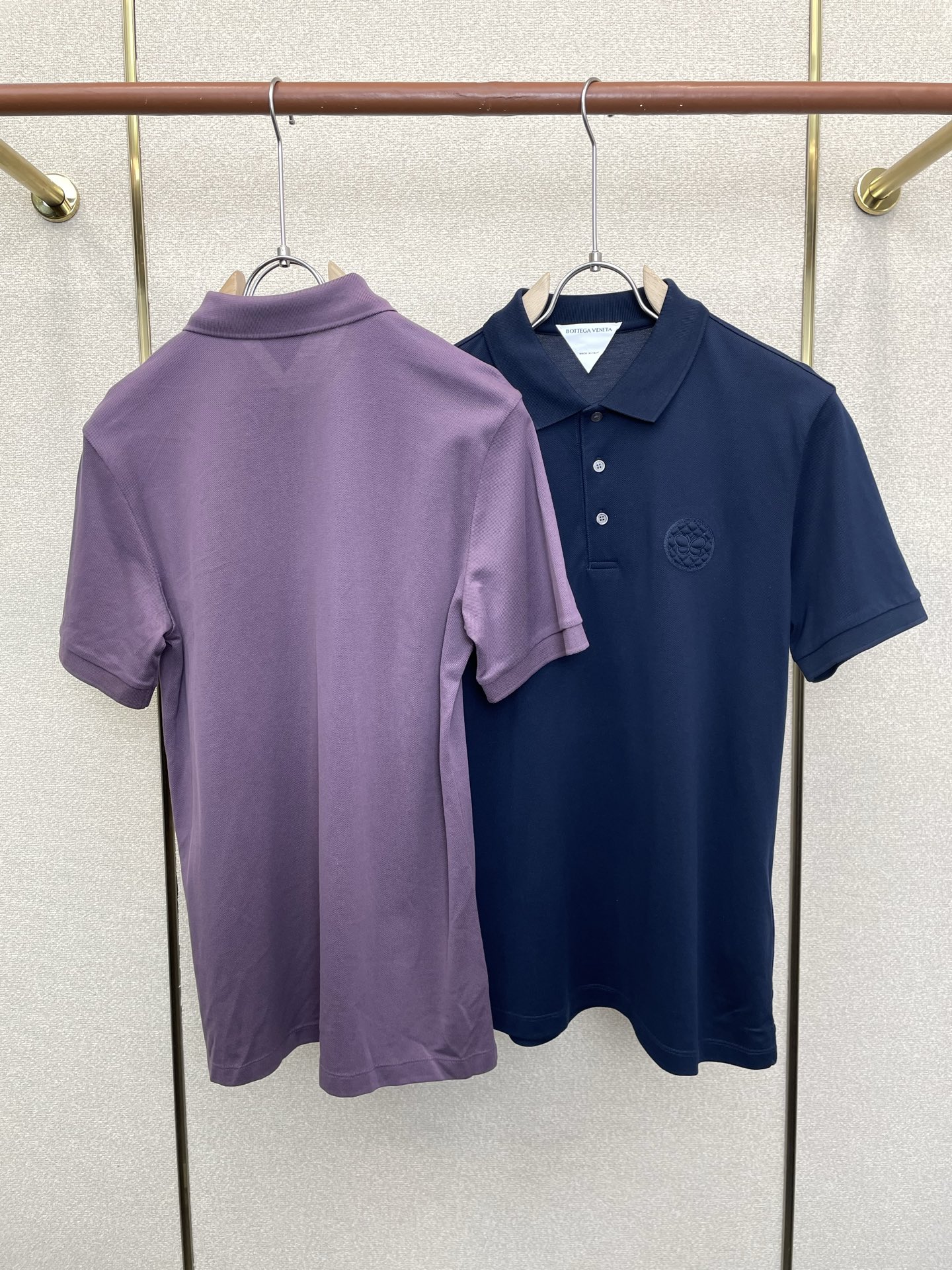 。Bottega Veneta葆蝶家💥砸锅卖铁都要上的新款新款原单男士休闲短袖 高端定制 高版本 时尚百