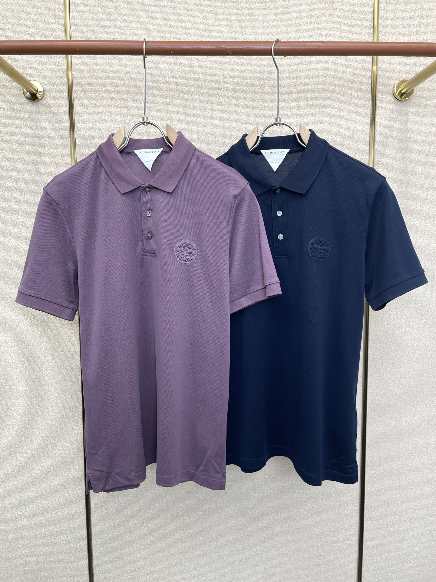 。Bottega Veneta葆蝶家💥砸锅卖铁都要上的新款新款原单男士休闲短袖 高端定制 高版本 时尚百