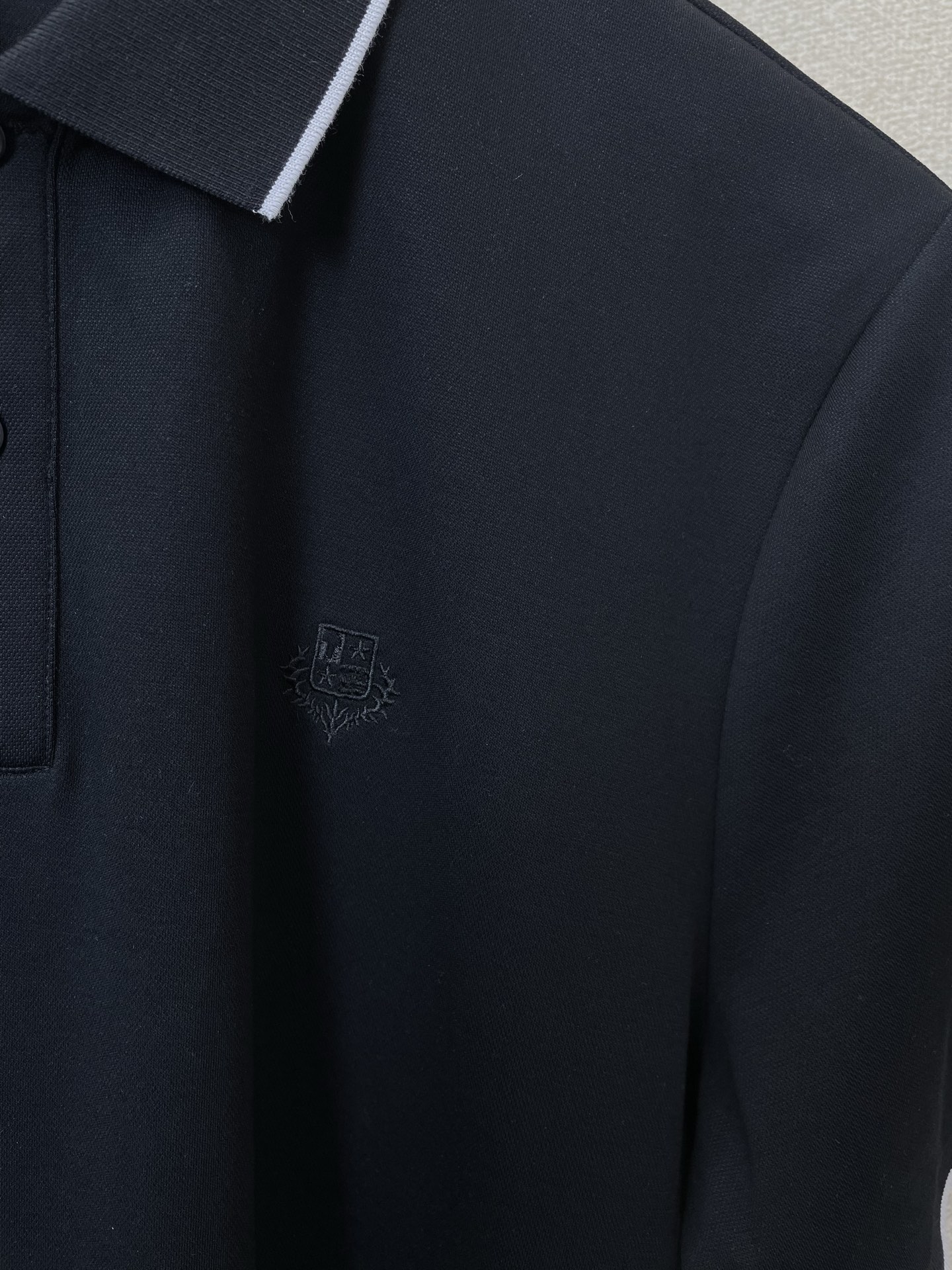 。Loro Piana-Loro Piana诺悠翩雅💥砸锅卖铁都要上的新款新款原单男士休闲短袖 高端定制