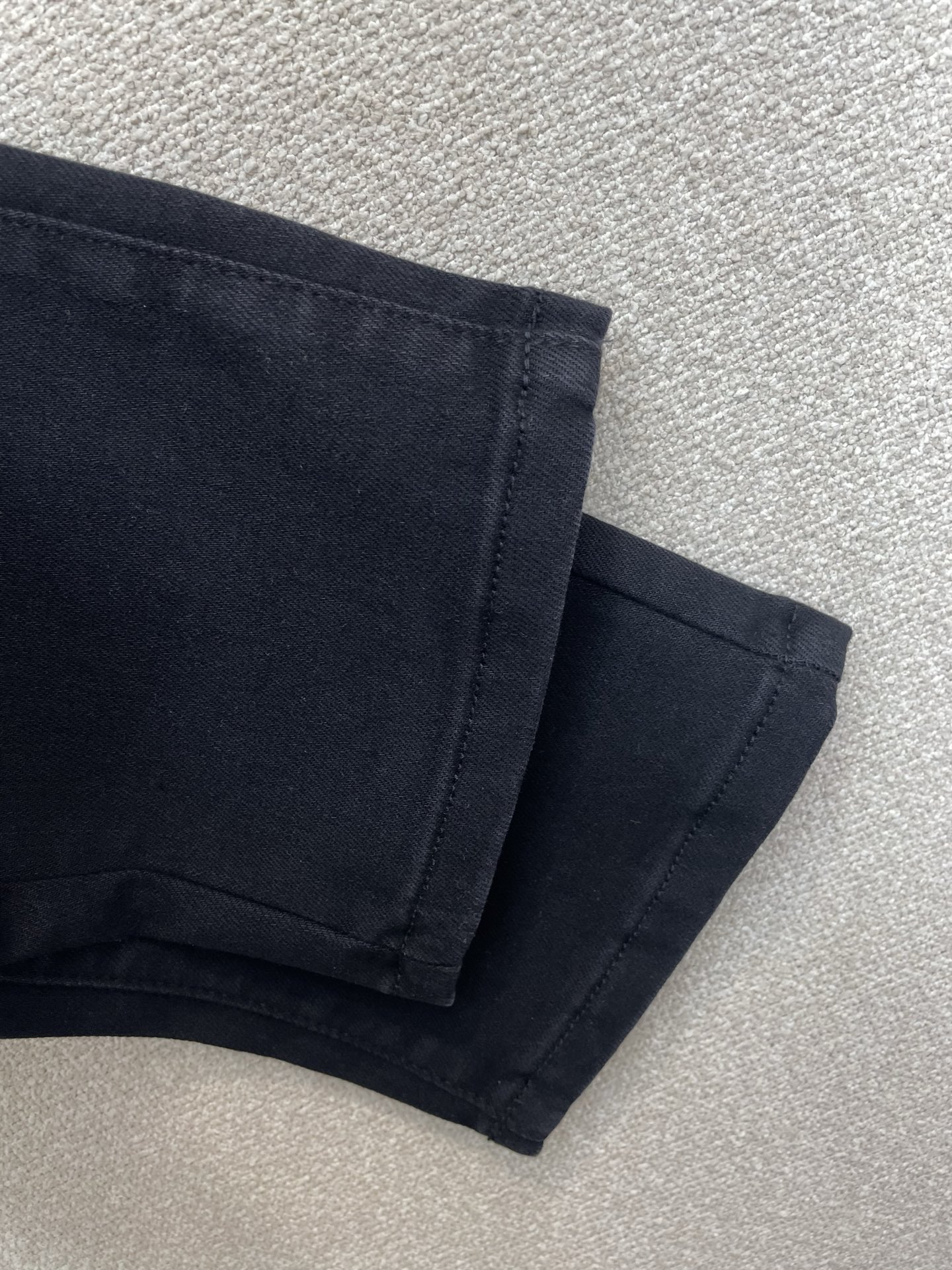 。Hermès爱马仕💥砸锅卖铁都要上的新款新款休闲牛仔裤👖高端版本 专柜定制面料 透气舒适度高，细节无可