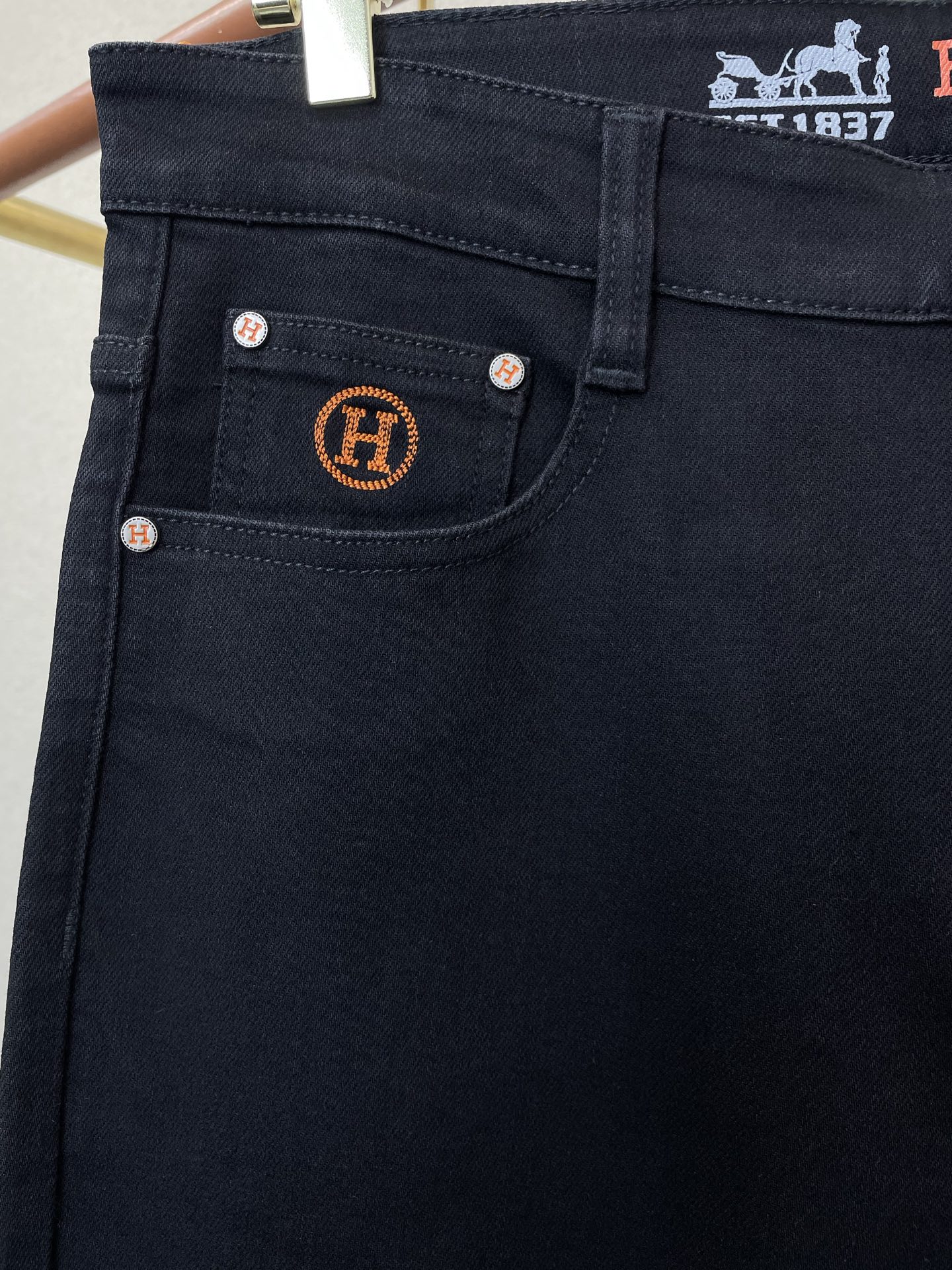 。Hermès爱马仕💥砸锅卖铁都要上的新款新款休闲牛仔裤👖高端版本 专柜定制面料 透气舒适度高，细节无可