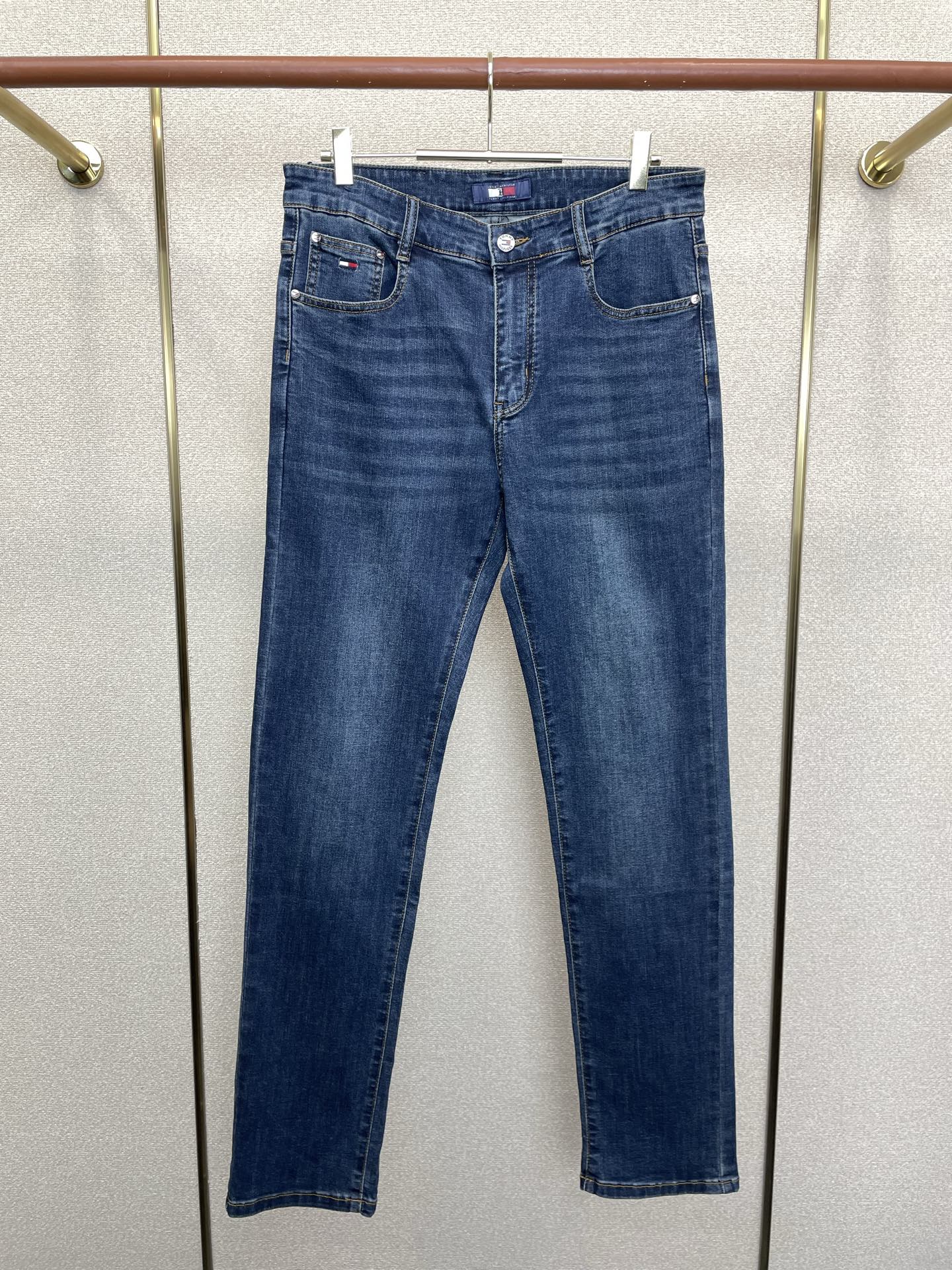。TOMMY汤米💥砸锅卖铁都要上的新款新款休闲牛仔裤👖高端版本 专柜定制面料 透气舒适度高，细节无可挑剔