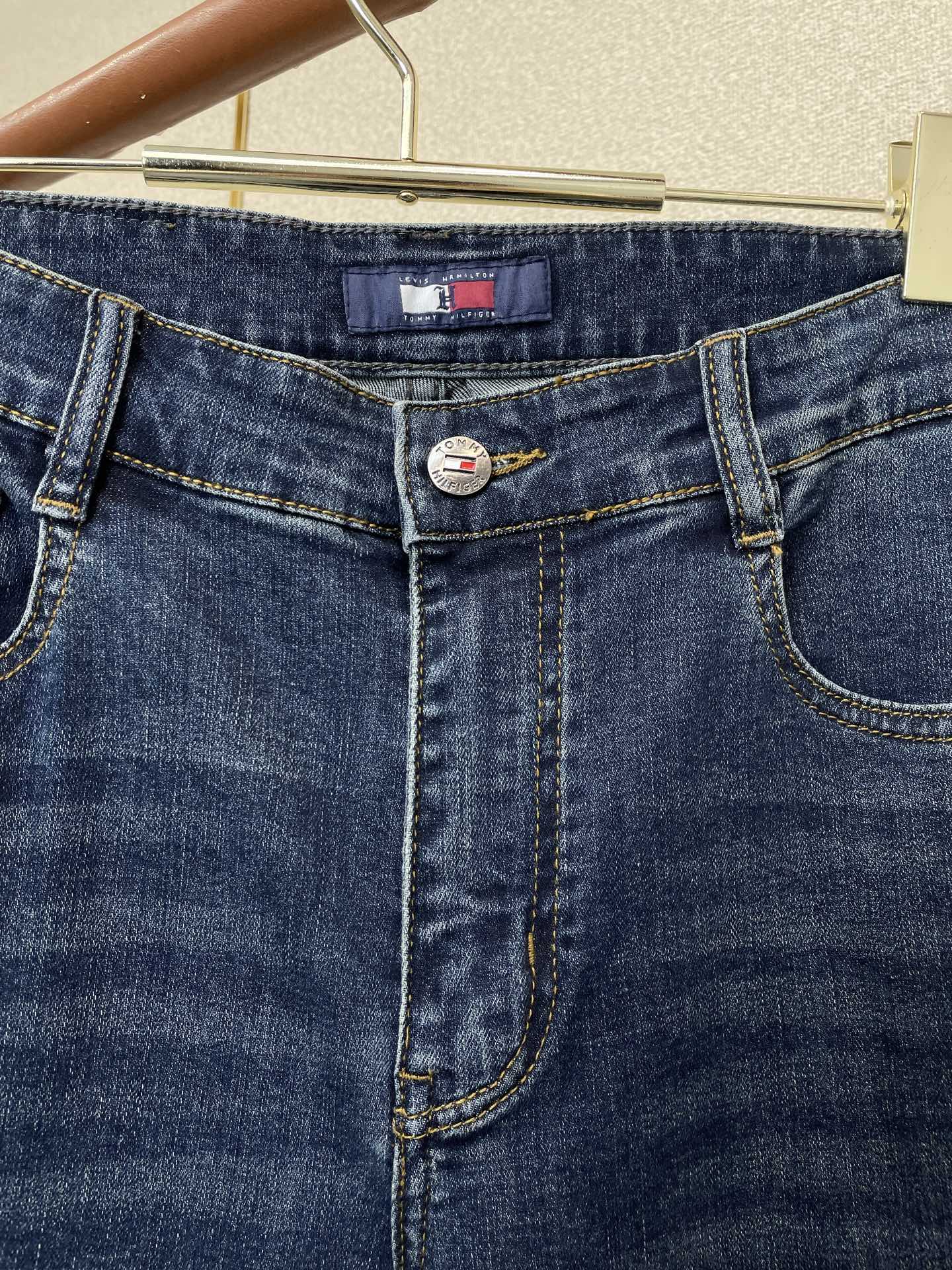 。TOMMY汤米💥砸锅卖铁都要上的新款新款休闲牛仔裤👖高端版本 专柜定制面料 透气舒适度高，细节无可挑剔