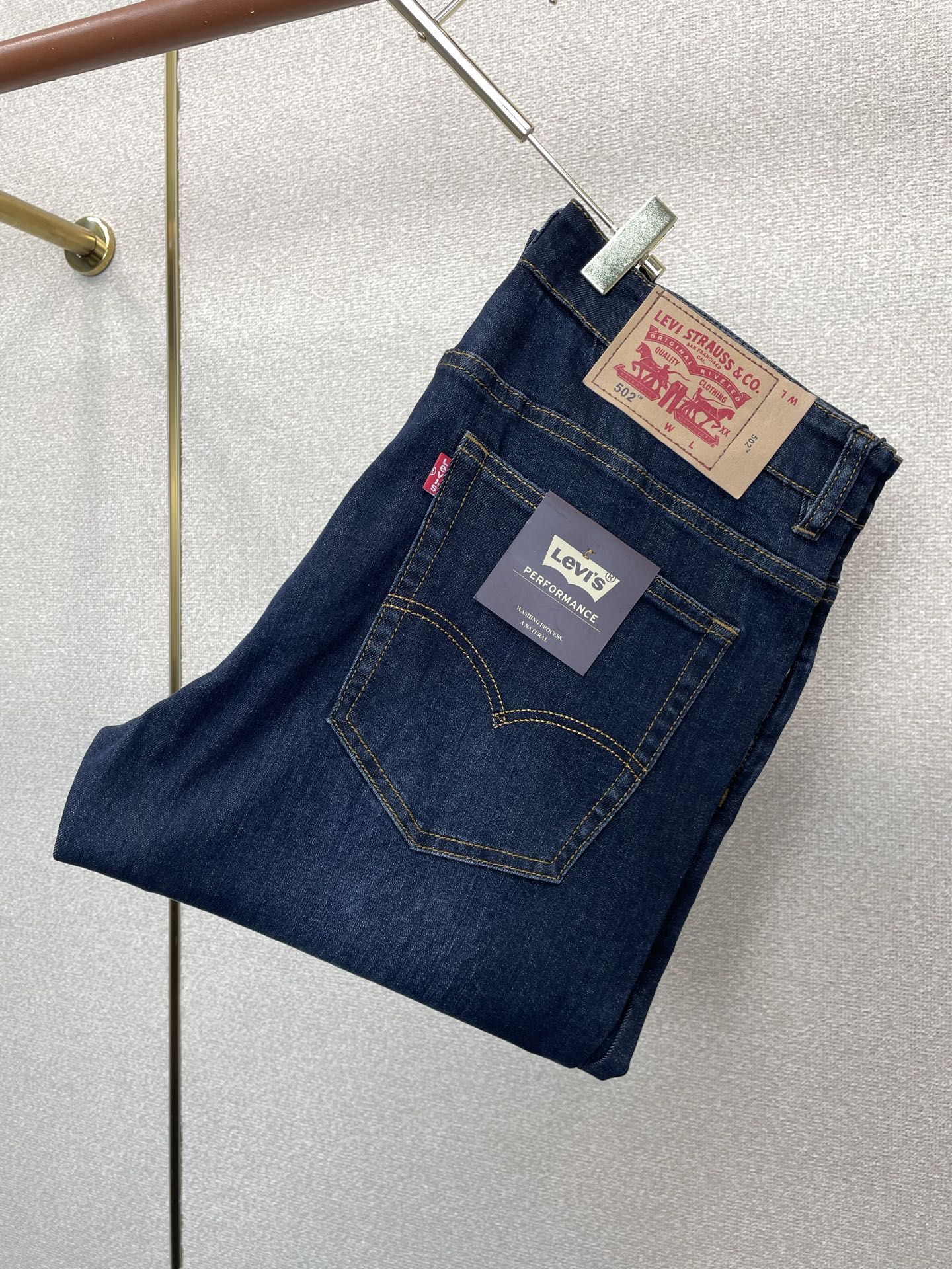 Levi’s李维斯💥砸锅卖铁都要上的新款新款休闲牛仔裤👖高端版本 专柜定制面料 透气舒适度高，细节无可挑