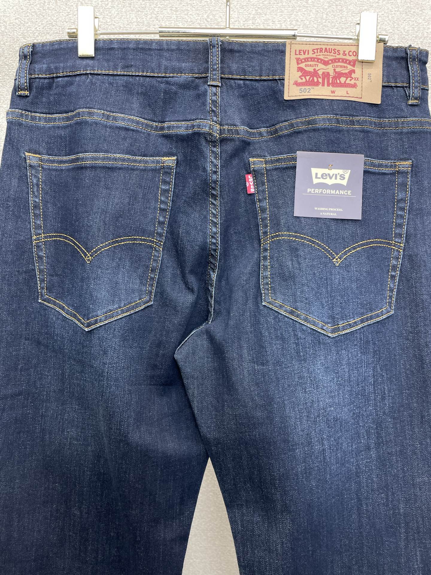 Levi’s李维斯💥砸锅卖铁都要上的新款新款休闲牛仔裤👖高端版本 专柜定制面料 透气舒适度高，细节无可挑
