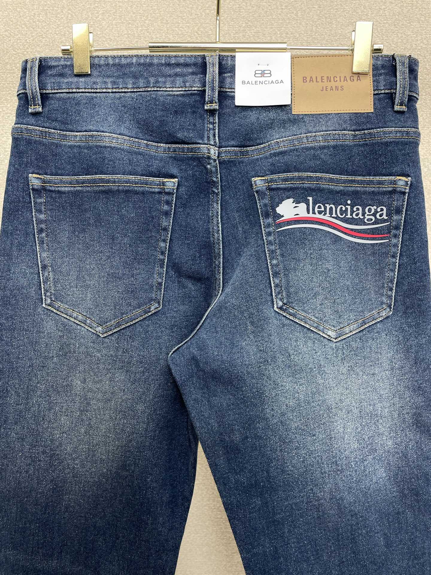 。Balenciaga巴黎世家💥砸锅卖铁都要上的新款新款休闲牛仔裤👖高端版本 专柜定制面料 透气舒适度高