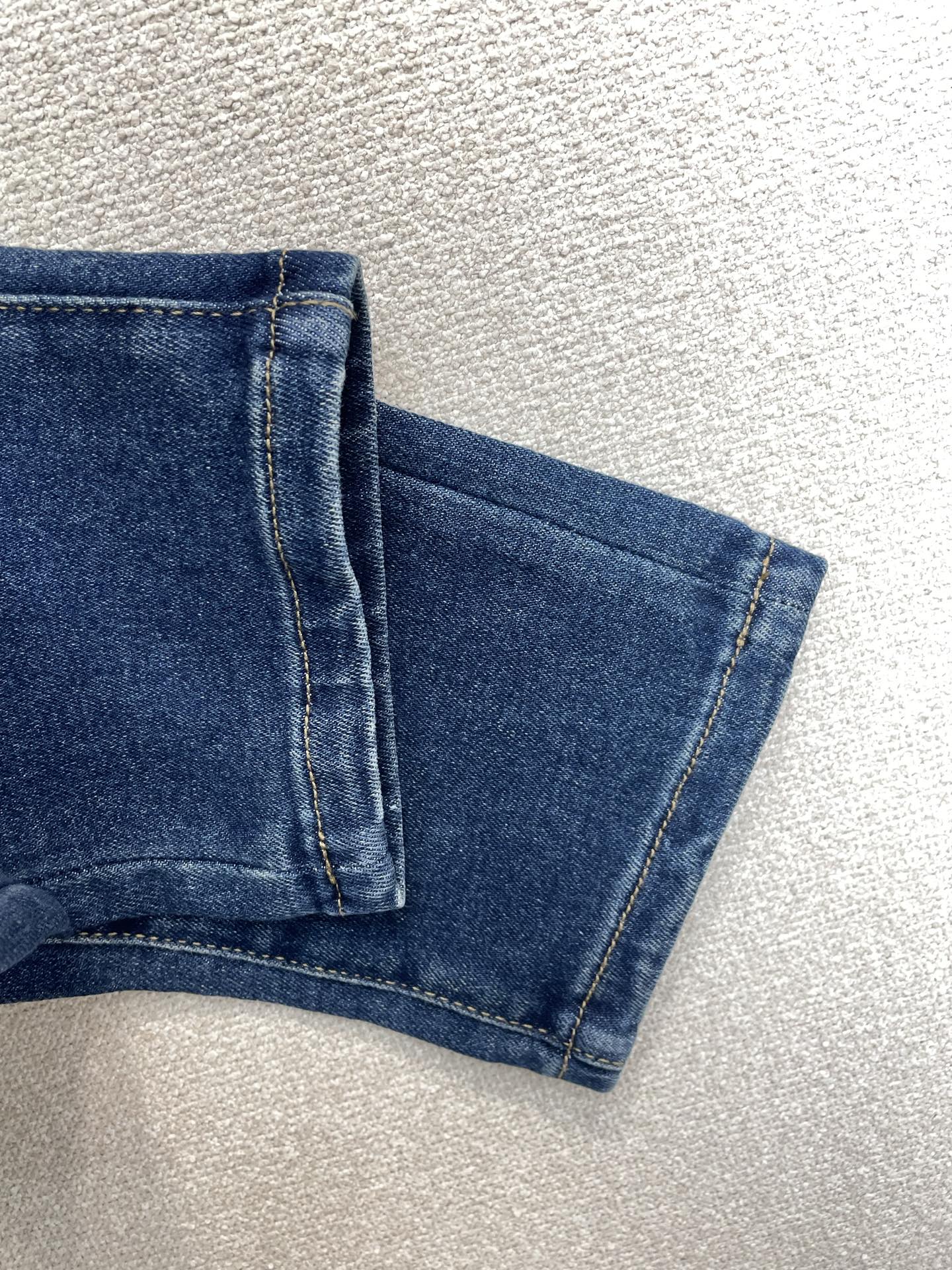。Balenciaga巴黎世家💥砸锅卖铁都要上的新款新款休闲牛仔裤👖高端版本 专柜定制面料 透气舒适度高
