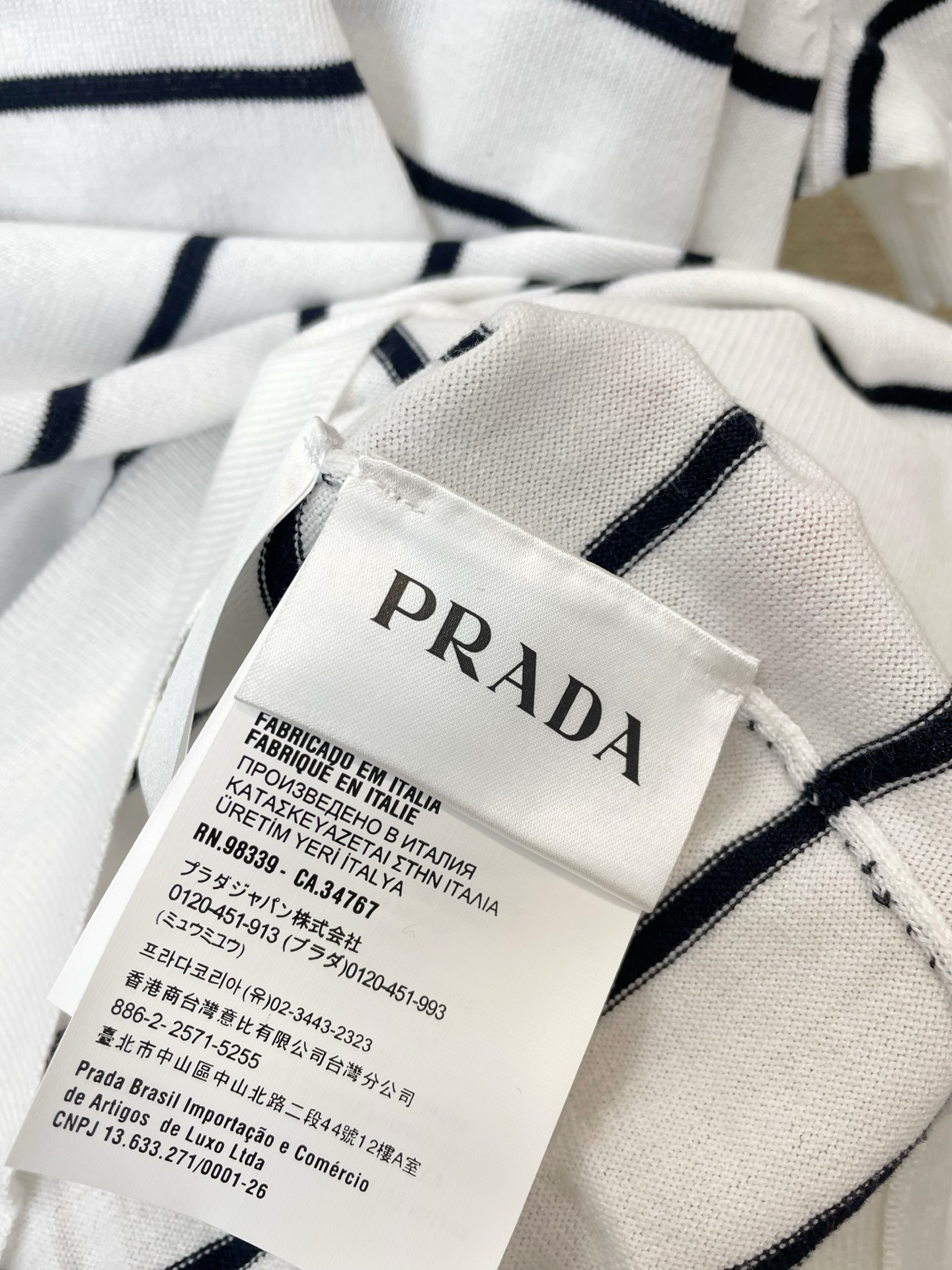 。Prada普拉达💥砸锅卖铁都要上的新款新款原单男士休闲针织短袖 高端定制 高端版本 时尚百搭爆款⚠️⚠