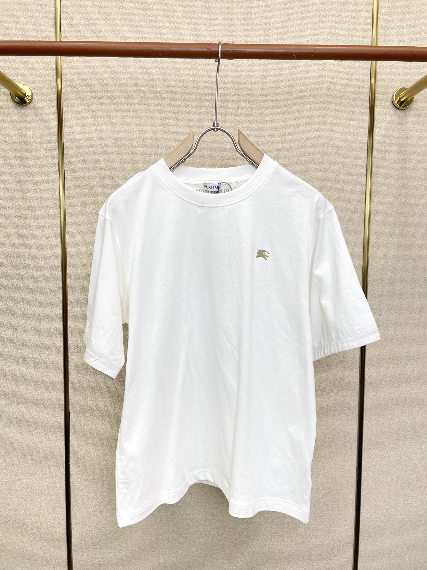 。Burberry巴宝莉💥砸锅卖铁都要上的新款新款原单男士休闲短袖 高端定制 高端版本 时尚百搭爆款⚠️