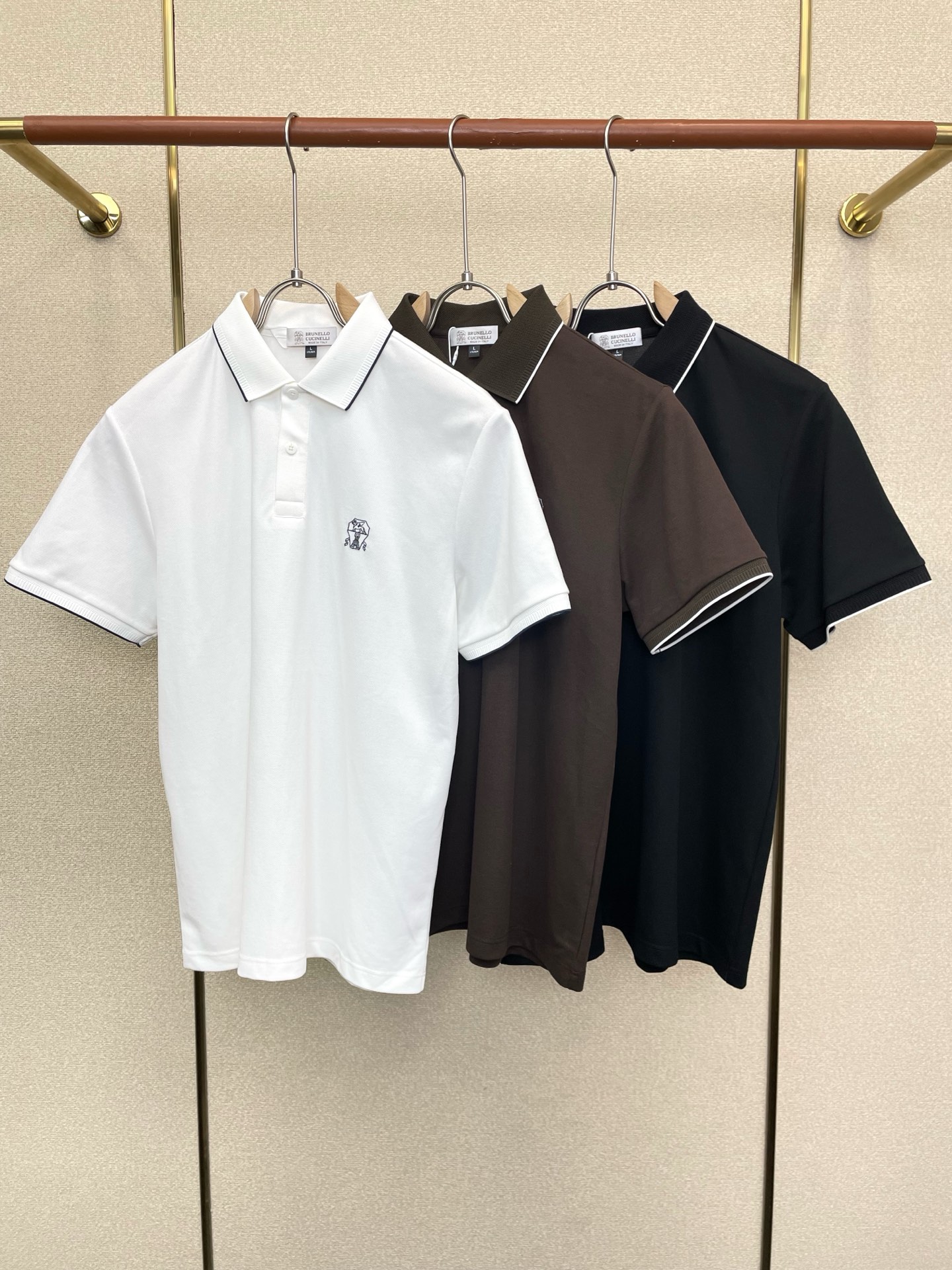 NO:915780,.BC-Brunello Cucineli Brunello Cucineli is a must-have new style original men's casual short sleeves. High-end customization, high version, fashionable and versatile, popular imported fabrics. Super soft and delicate feel. Skin-friendly and comfortable to wear. High-end boutique. The upper body is made by the OEM. It is a must-have item for men. Three complete standards. Size M-4XL, brunello cucinelli, T-shirt,19860909.BC-Brunello Cucineli 布鲁内洛 库奇內利砸锅卖铁都要上的新款新款原单男士休闲短袖 高端定制 高版本 时尚百搭爆款进口面料 手感超柔软细腻 穿着亲肤舒适 高端精品 代工厂精细做上身非常赞 男士必备单品 三标齐全 码数M-4XL,,brunello cucinelli,T-shirt,,Men's clothing