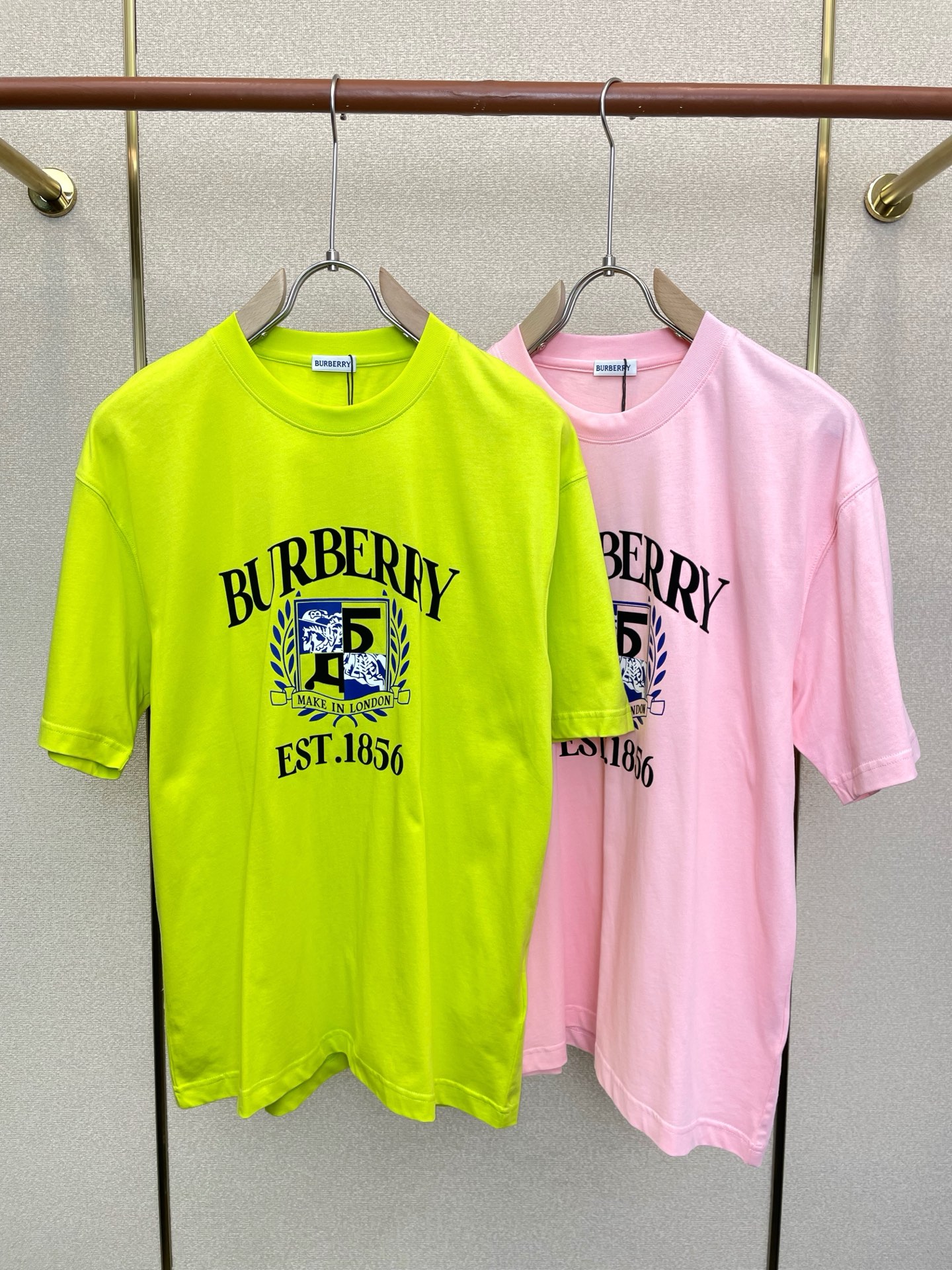 。Burberry巴宝莉💥独家专供新款原单男士休闲短袖 高端定制 高端版本 时尚百搭爆款⚠️⚠️✨✨进口