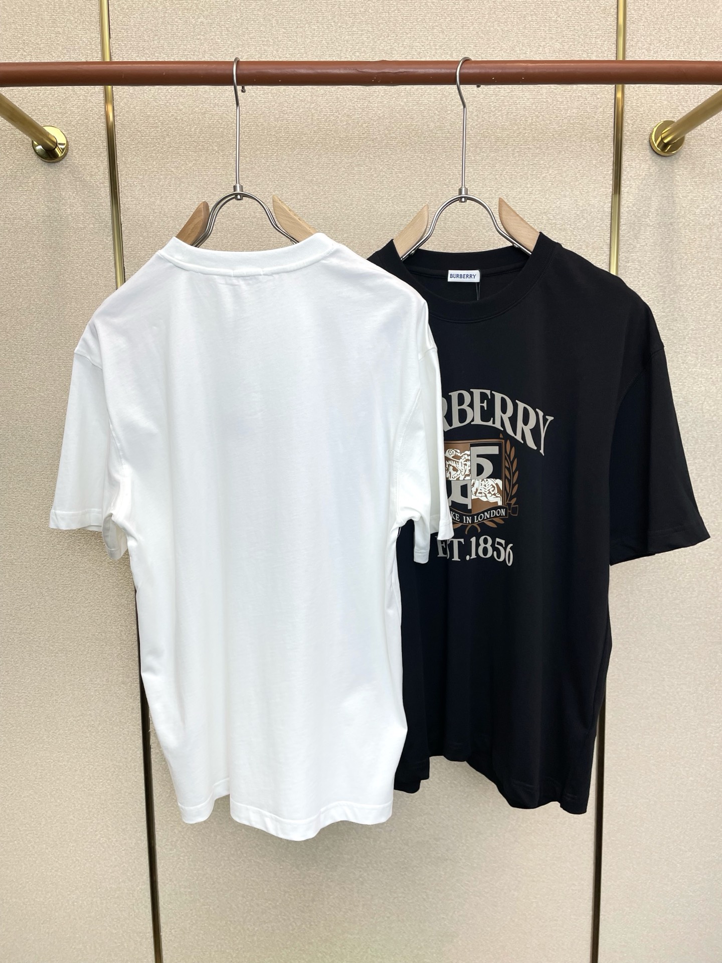 。Burberry巴宝莉💥独家专供新款原单男士休闲短袖 高端定制 高端版本 时尚百搭爆款⚠️⚠️✨✨进口
