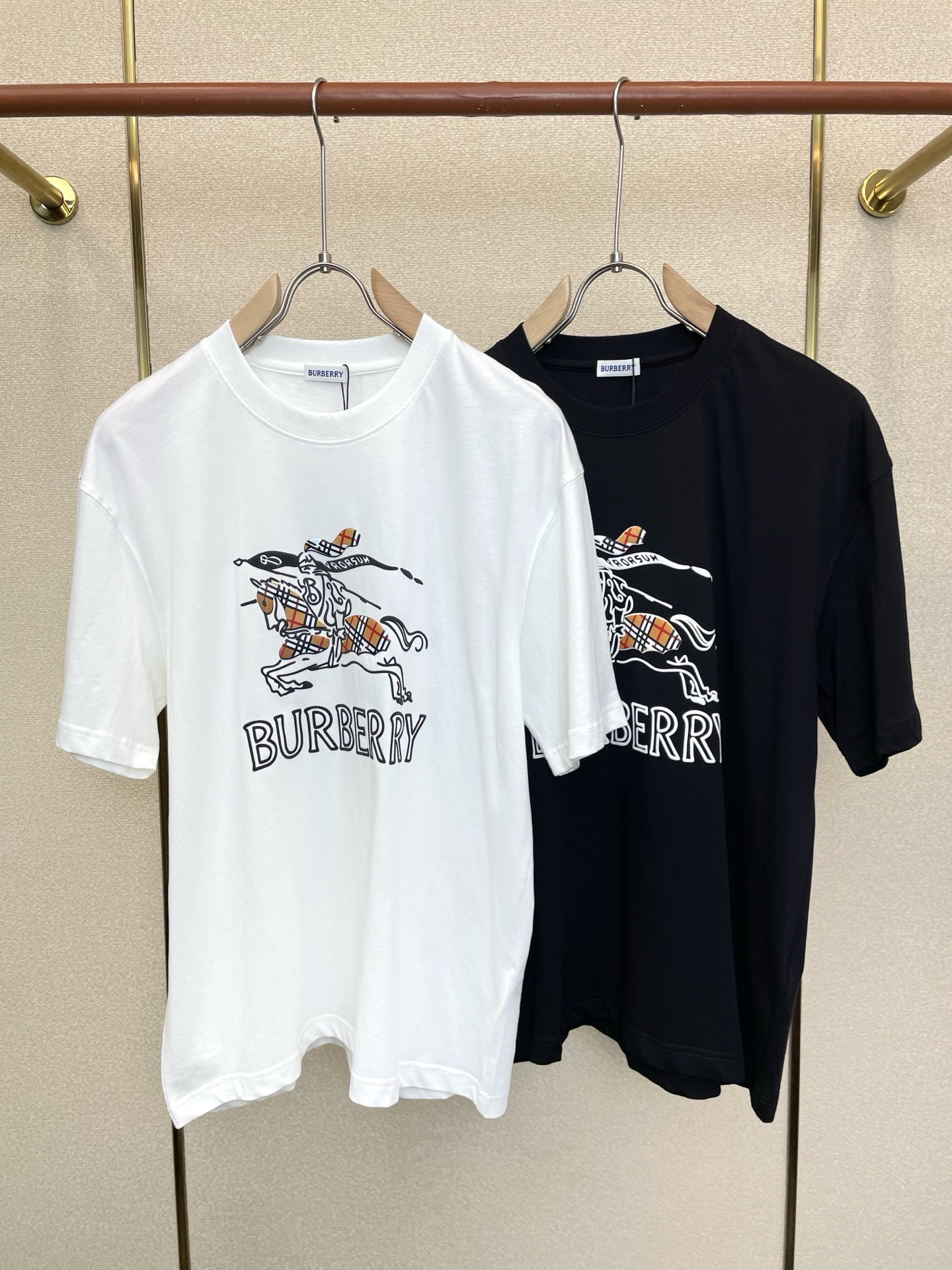 。Burberry巴宝莉💥独家专供新款原单男士休闲短袖 高端定制 高端版本 时尚百搭爆款⚠️⚠️✨✨进口