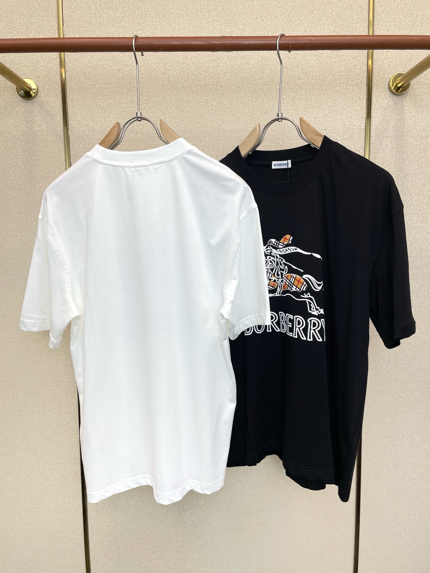 。Burberry巴宝莉💥独家专供新款原单男士休闲短袖 高端定制 高端版本 时尚百搭爆款⚠️⚠️✨✨进口