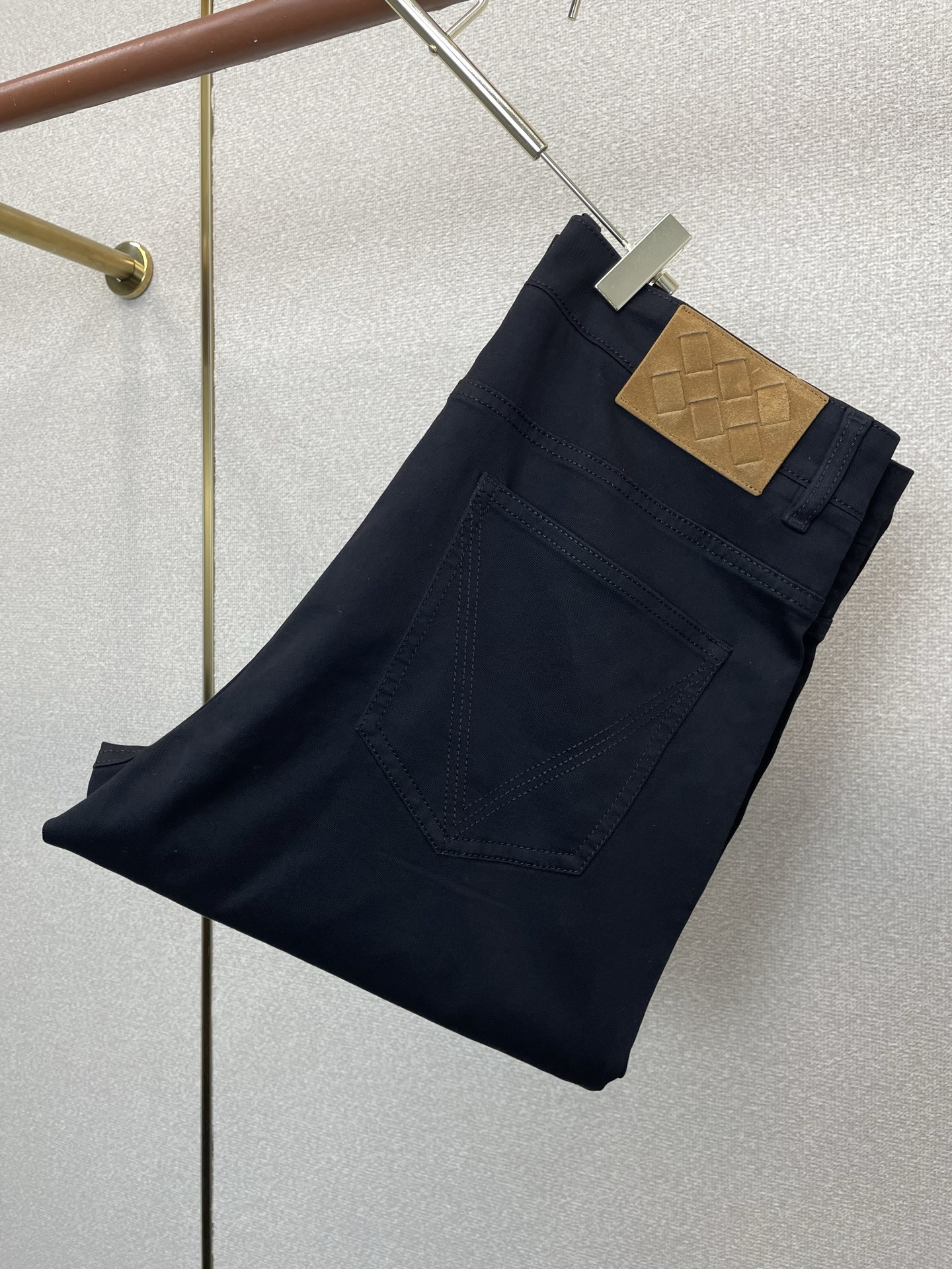 。Bottega Veneta葆蝶家💥独家专供新款休闲牛仔裤👖高端版本！专柜定制面料 透气舒适度高，细节