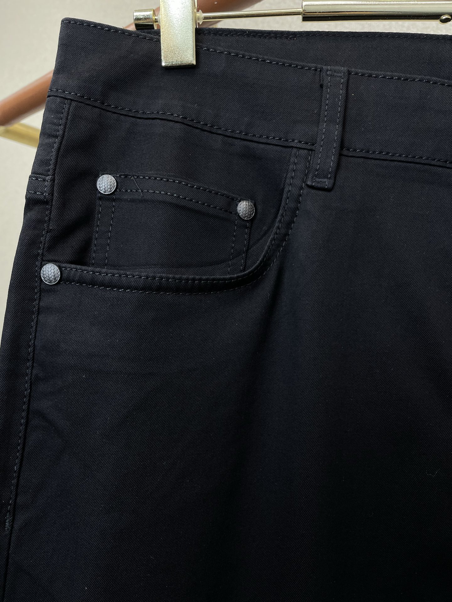 。Bottega Veneta葆蝶家💥独家专供新款休闲牛仔裤👖高端版本！专柜定制面料 透气舒适度高，细节