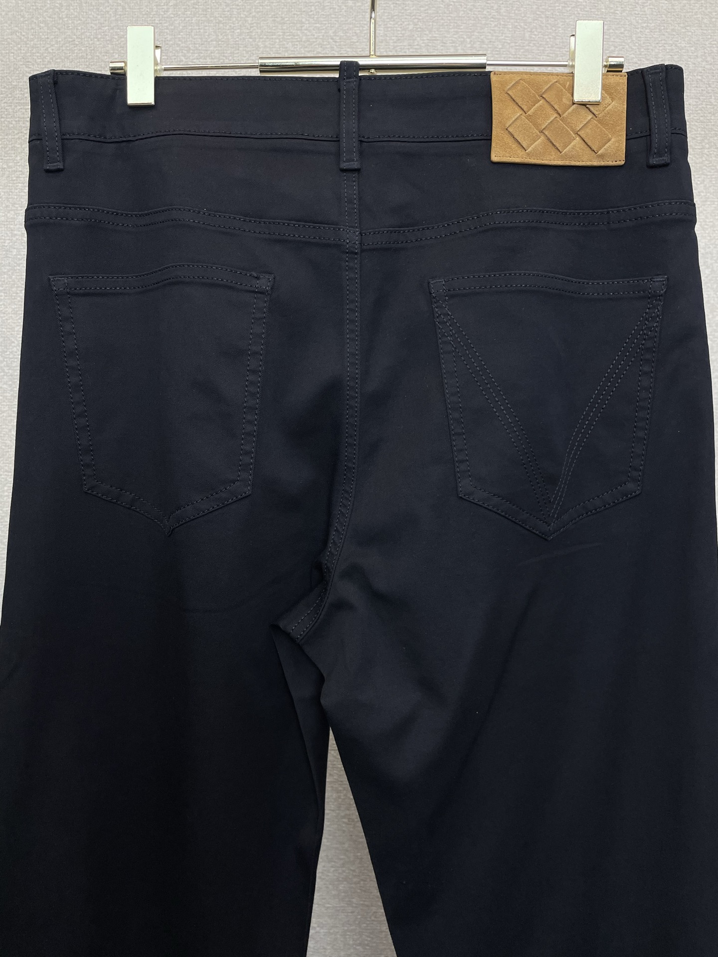 。Bottega Veneta葆蝶家💥独家专供新款休闲牛仔裤👖高端版本！专柜定制面料 透气舒适度高，细节