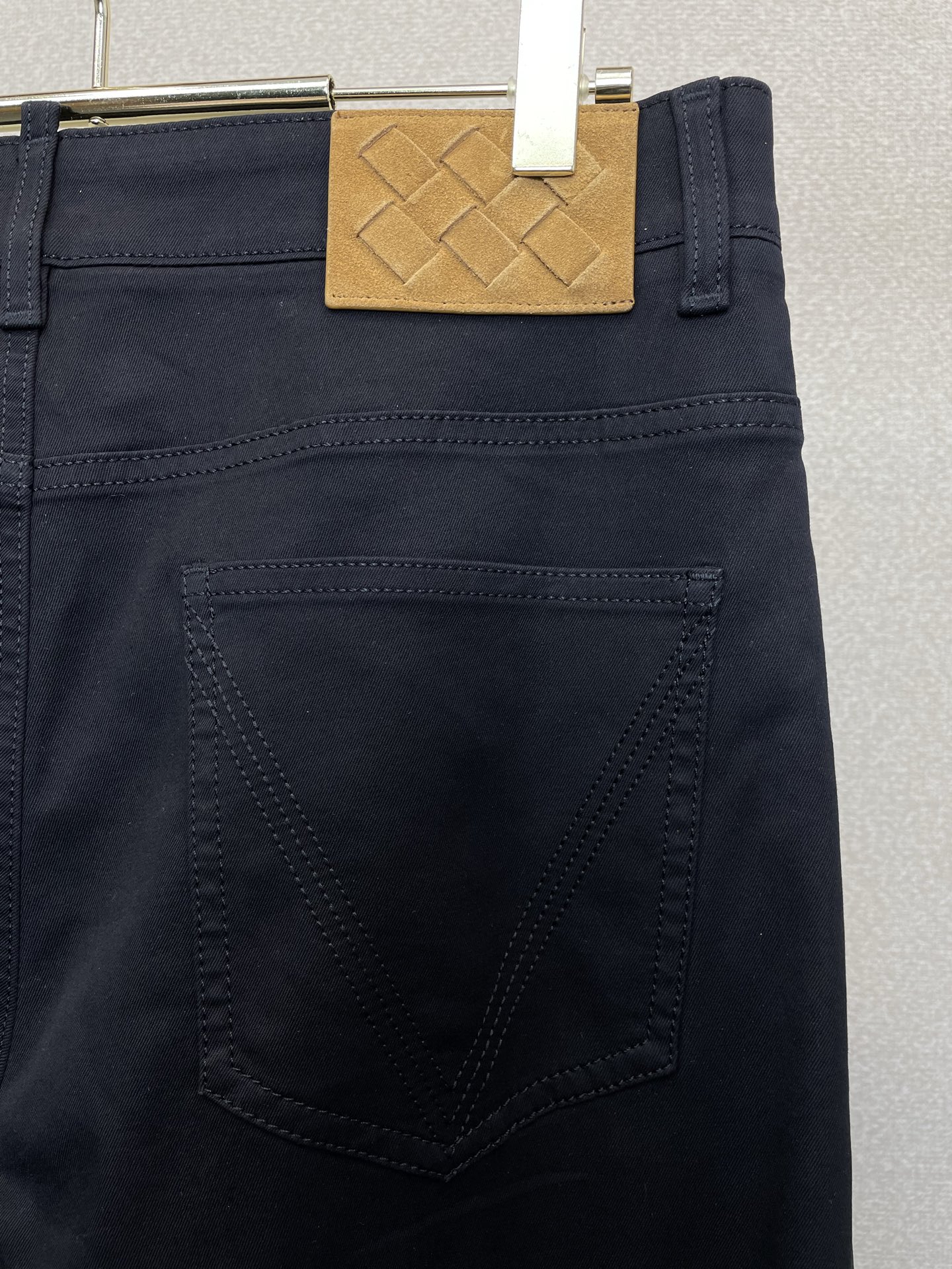 。Bottega Veneta葆蝶家💥独家专供新款休闲牛仔裤👖高端版本！专柜定制面料 透气舒适度高，细节