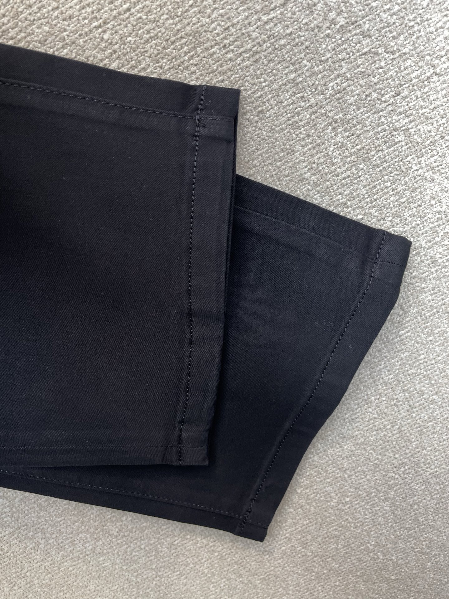 。Bottega Veneta葆蝶家💥独家专供新款休闲牛仔裤👖高端版本！专柜定制面料 透气舒适度高，细节