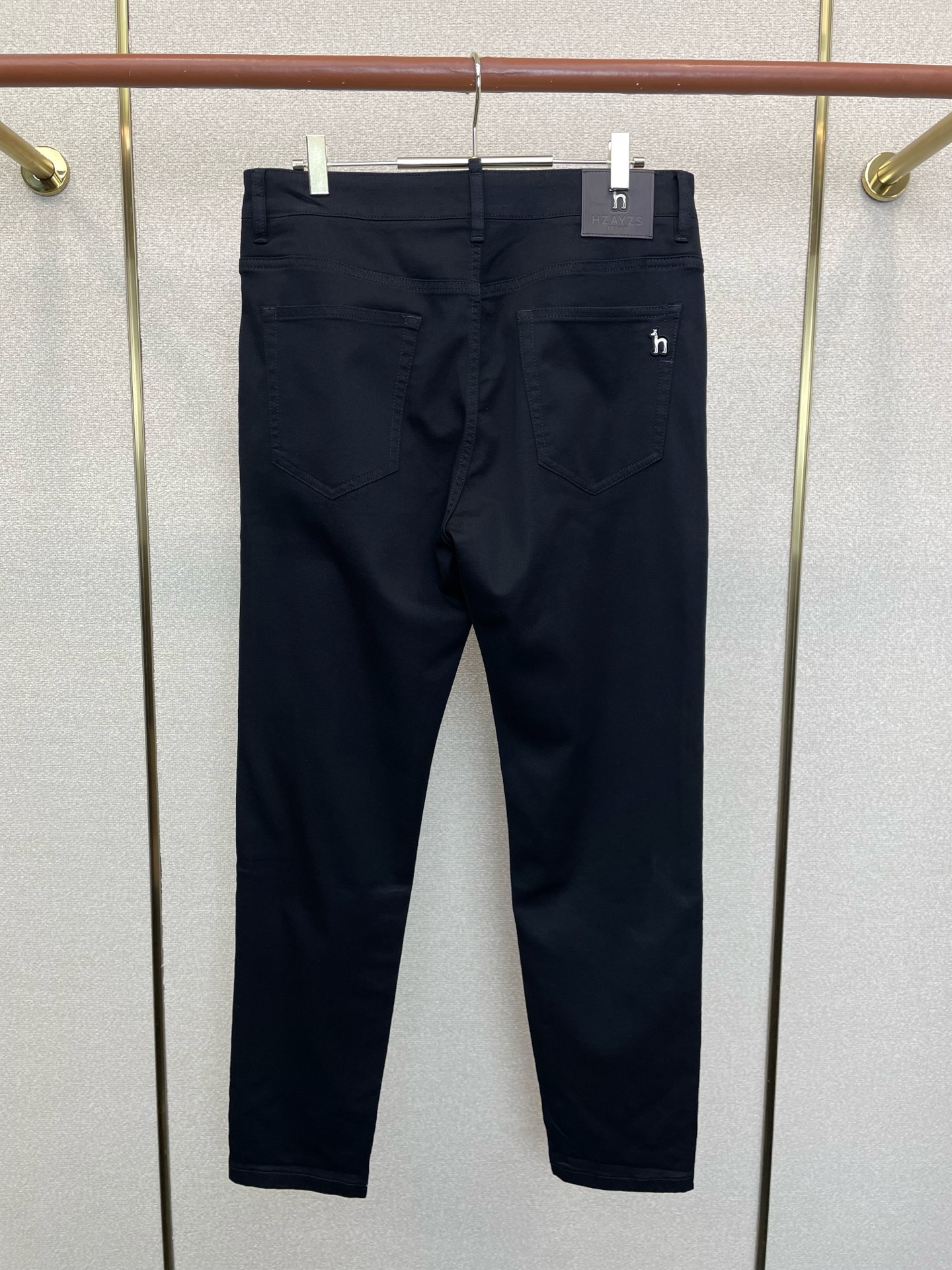 。HAZZYS哈吉斯💥独家专供新款休闲牛仔裤👖高端版本！专柜定制面料 透气舒适度高，细节无可挑剔，品牌元